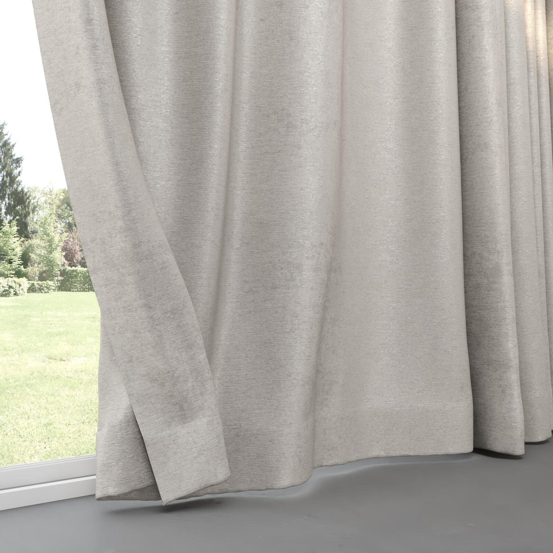 Bottom view of Lambada Fog, pinch pleat