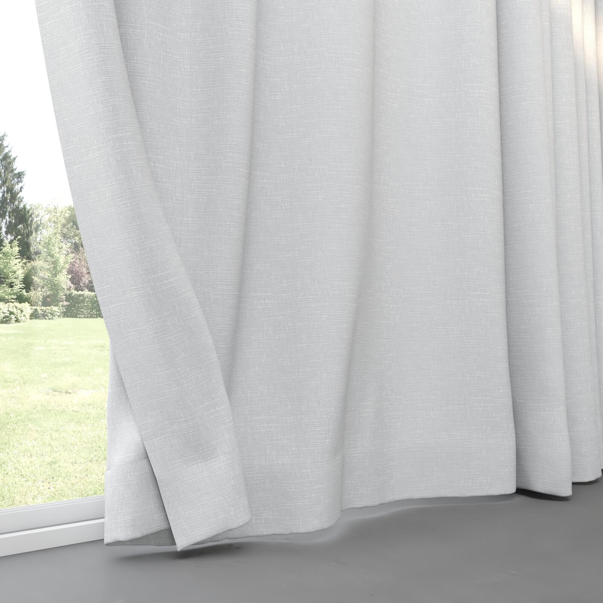 Bottom view of Artemis Breeze, pinch pleat