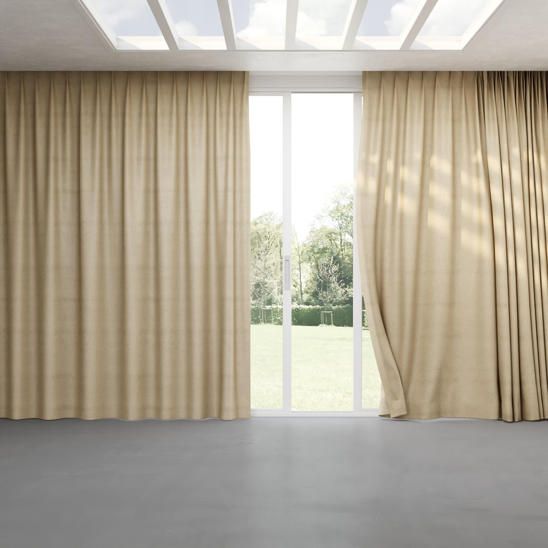 Full view of Baron Putty, pinch pleat