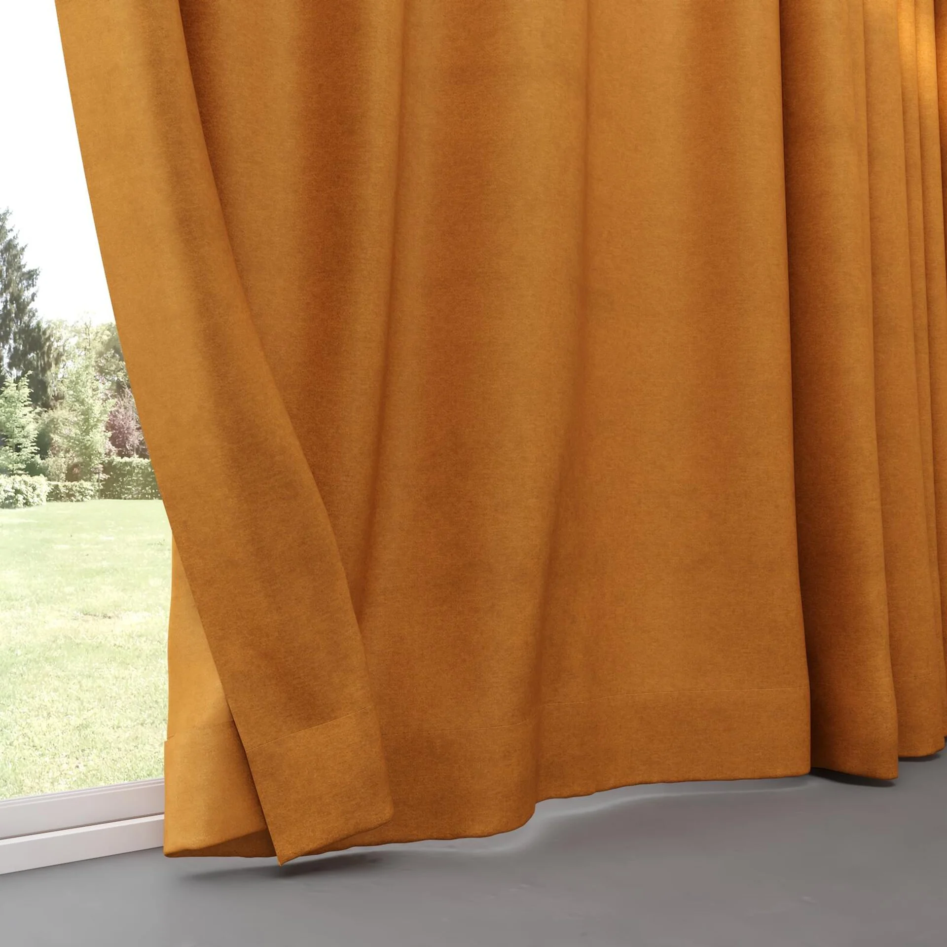 Bottom view of Baron Pumpkin, pinch pleat
