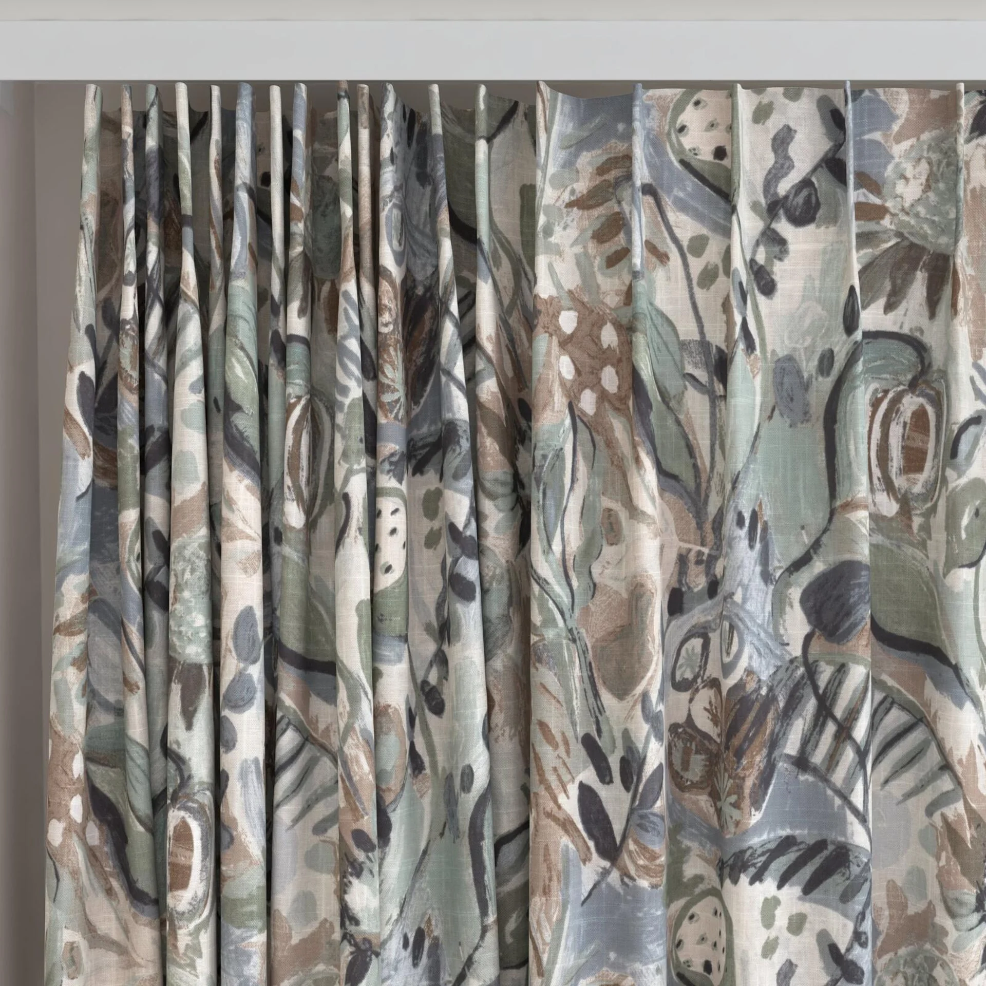 Top view of Charleston Mineral, on curtain rail