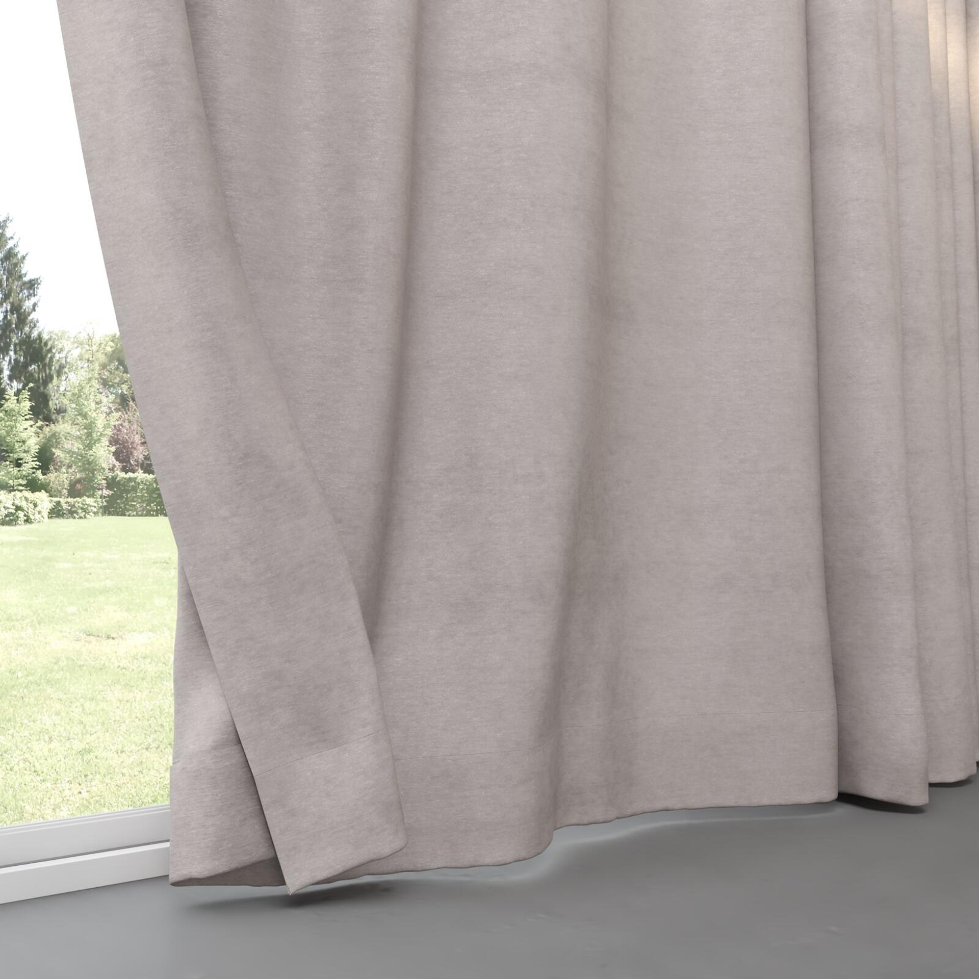 Bottom view of Baron Silver, pinch pleat