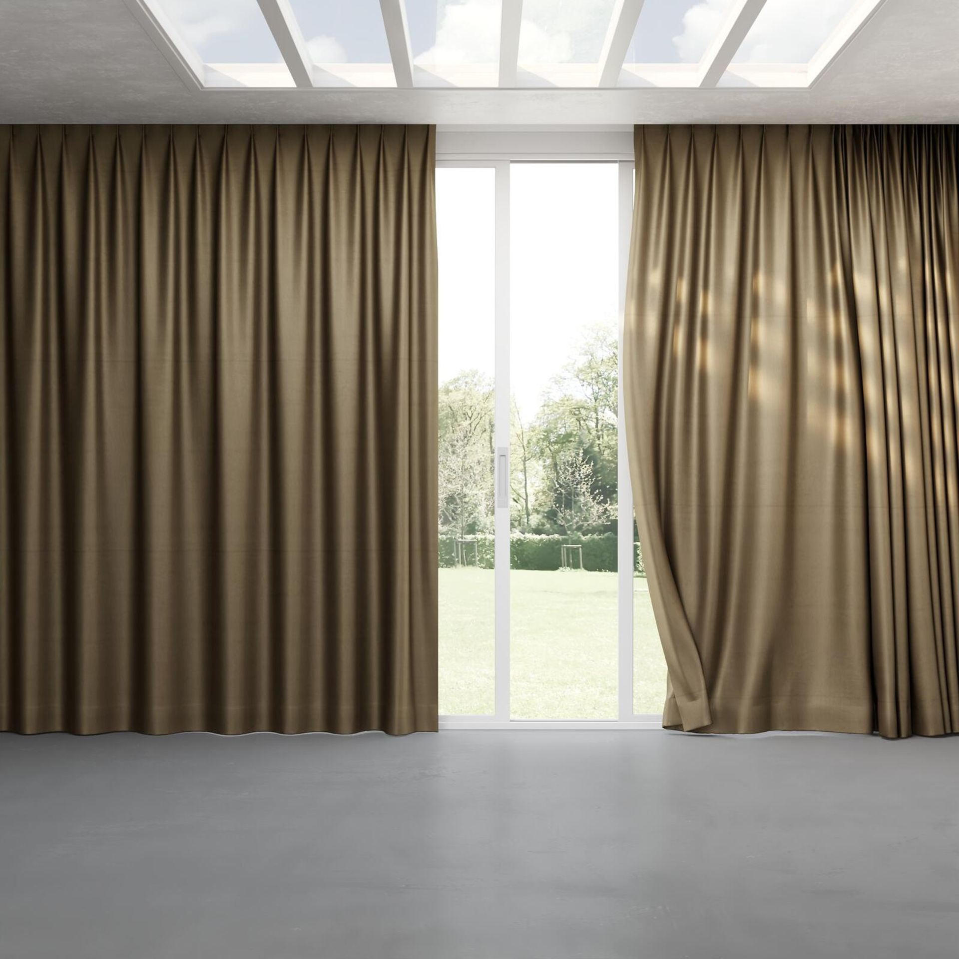 Full view of Warlock Java, pinch pleat