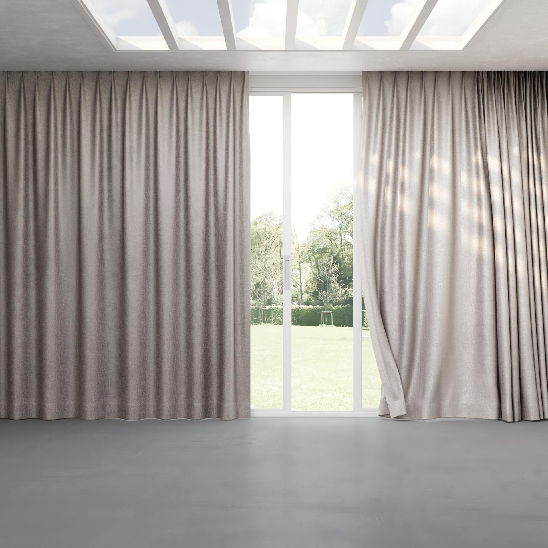 Full view of Hug Silver, pinch pleat