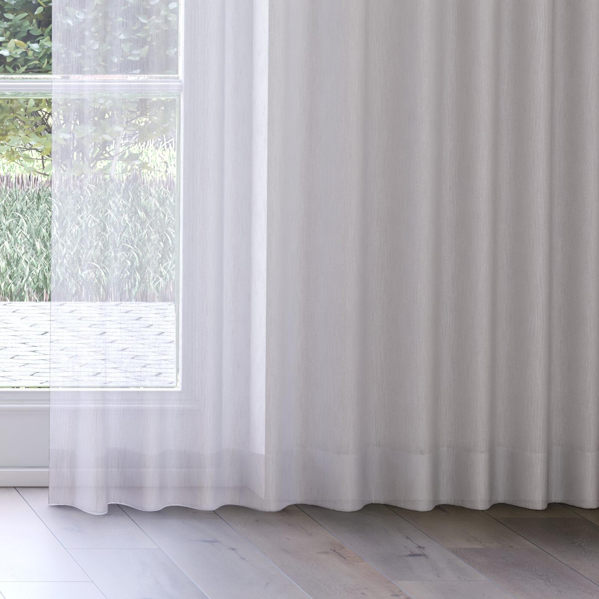 Bottom view of Stratus Smoke, on curtain rail