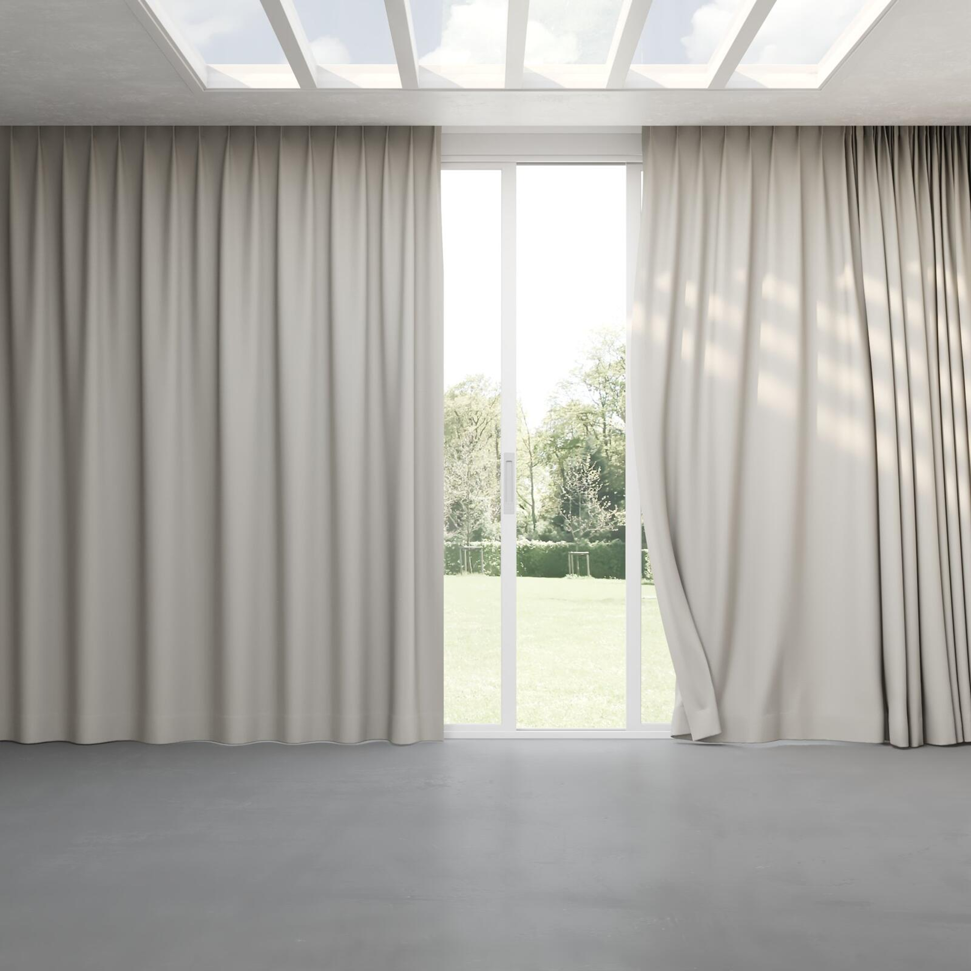 Full view of Coverlet Mist, pinch pleat