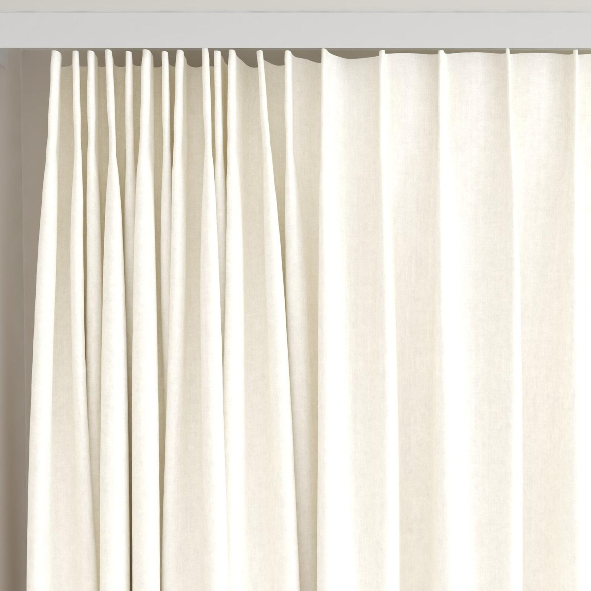 Top view of Rover Pearl, on curtain rail