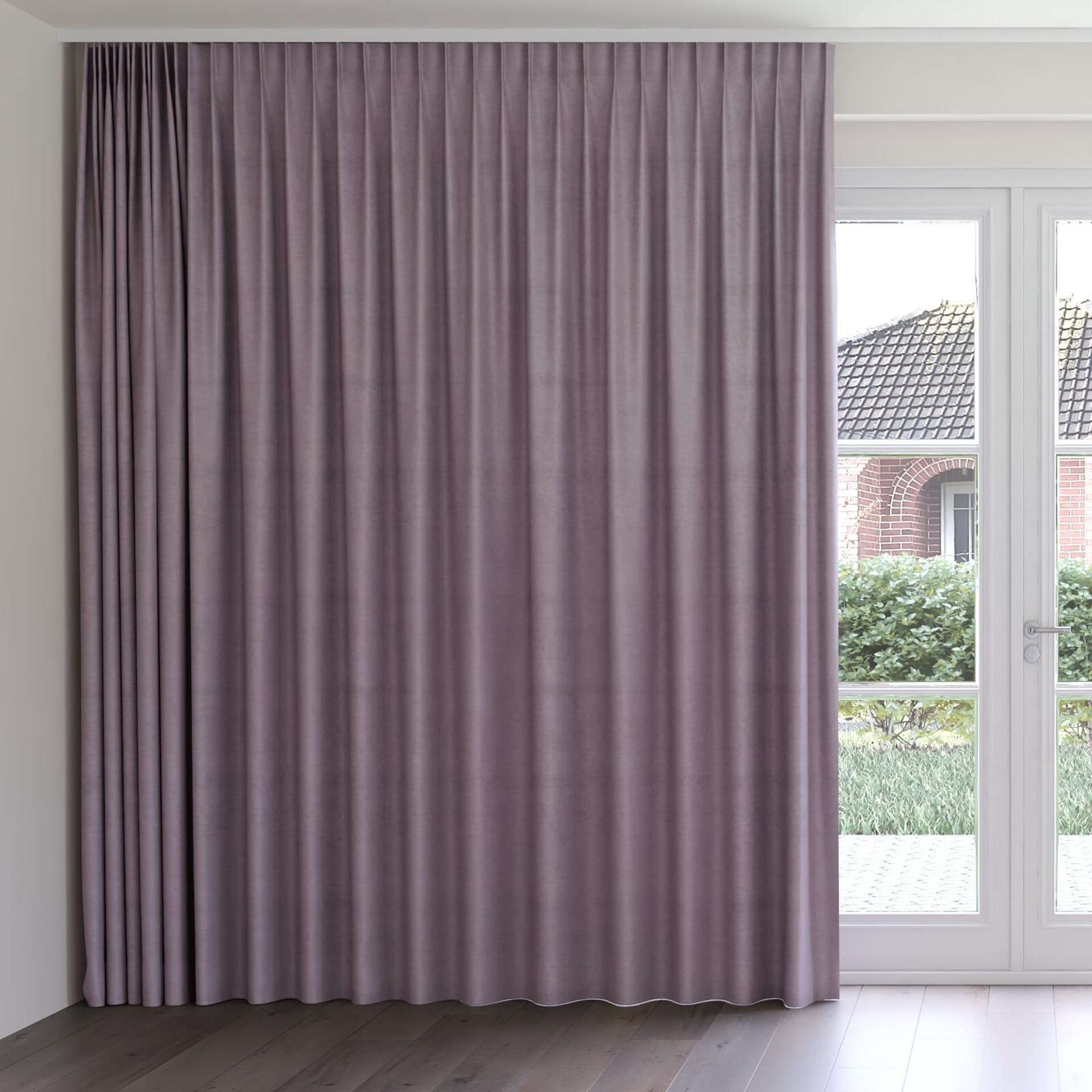 Front view of Baron Parma, on curtain rail