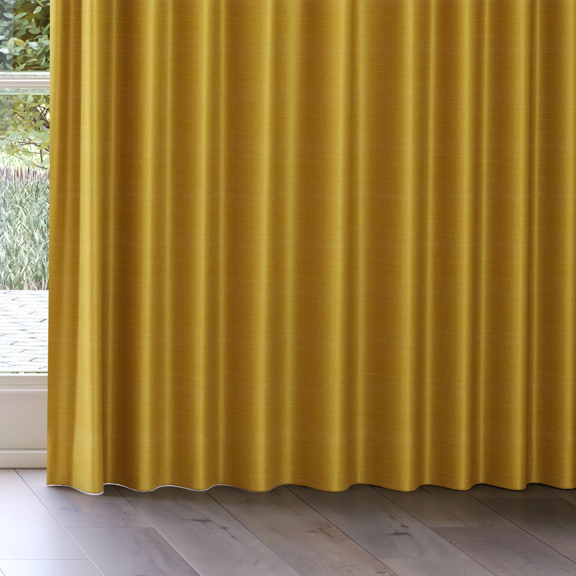 Bottom view of Silky Artisan, on curtain rail