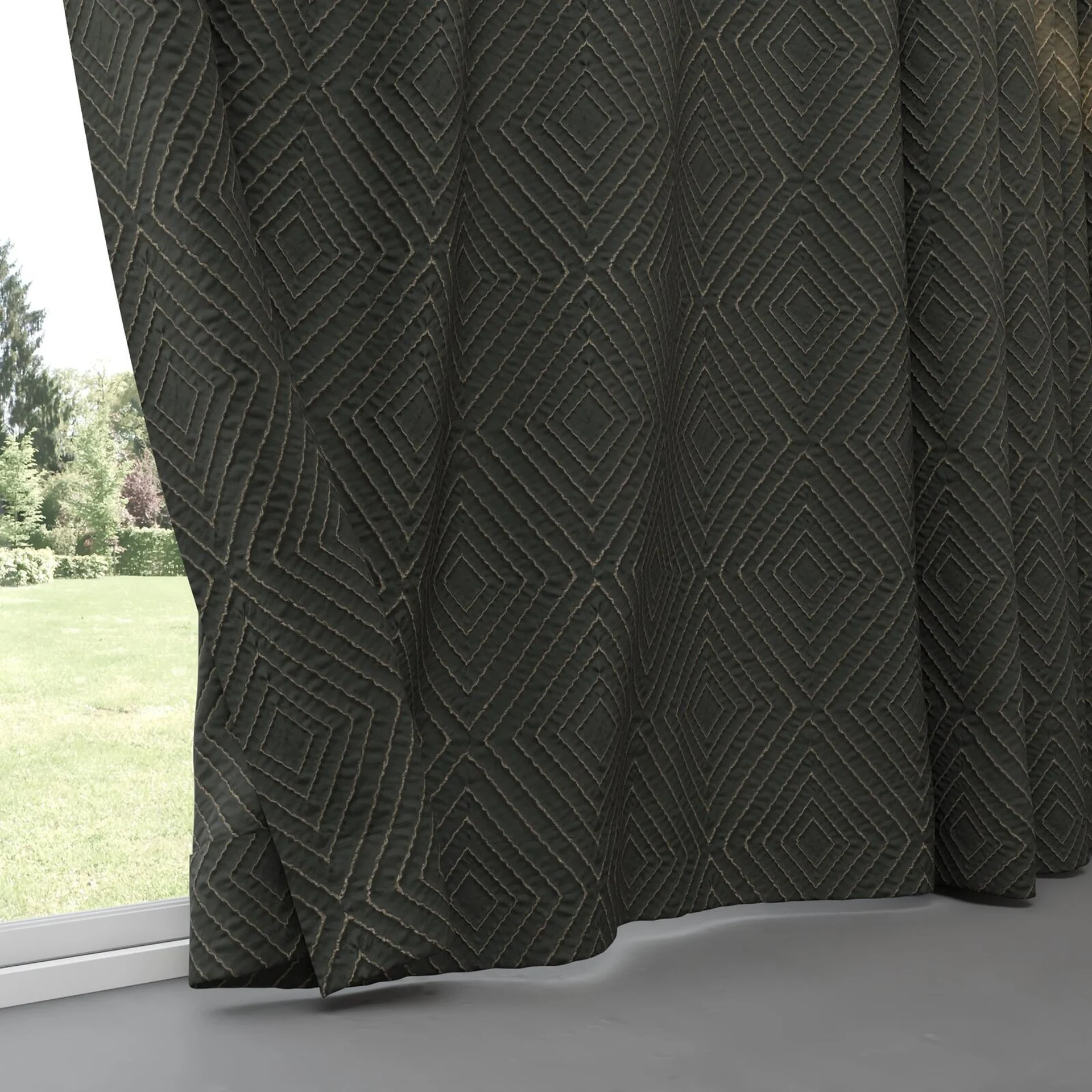 Bottom view of Intuition Carbon, pinch pleat