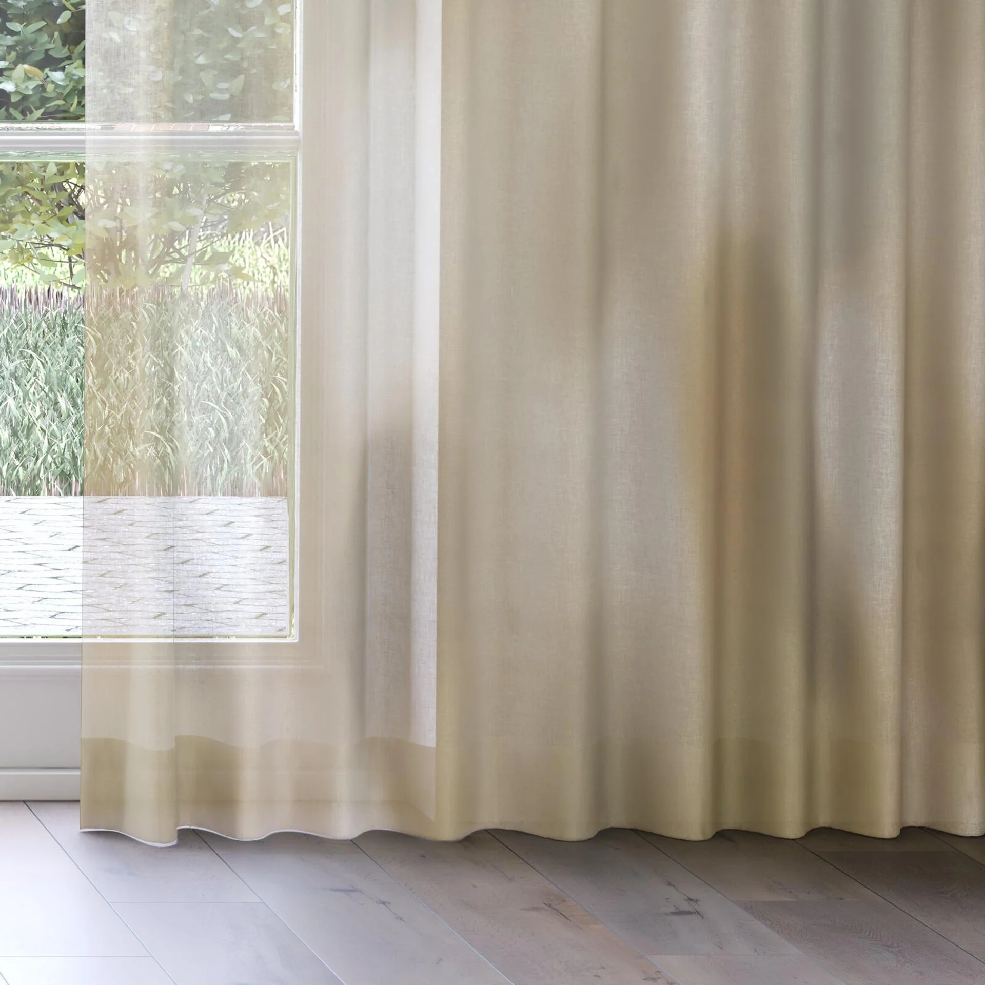 Bottom view of Ronde Mist, on curtain rail
