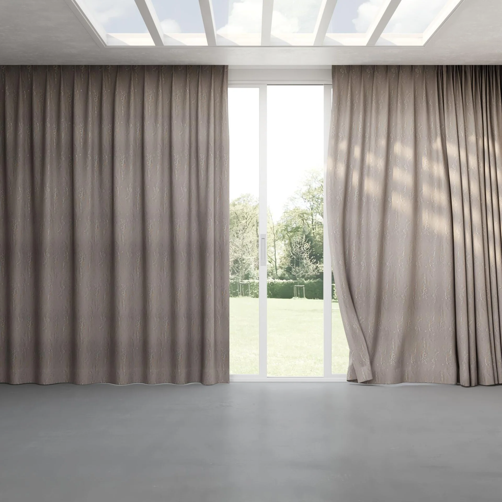 Full view of Congress Emperor, pinch pleat