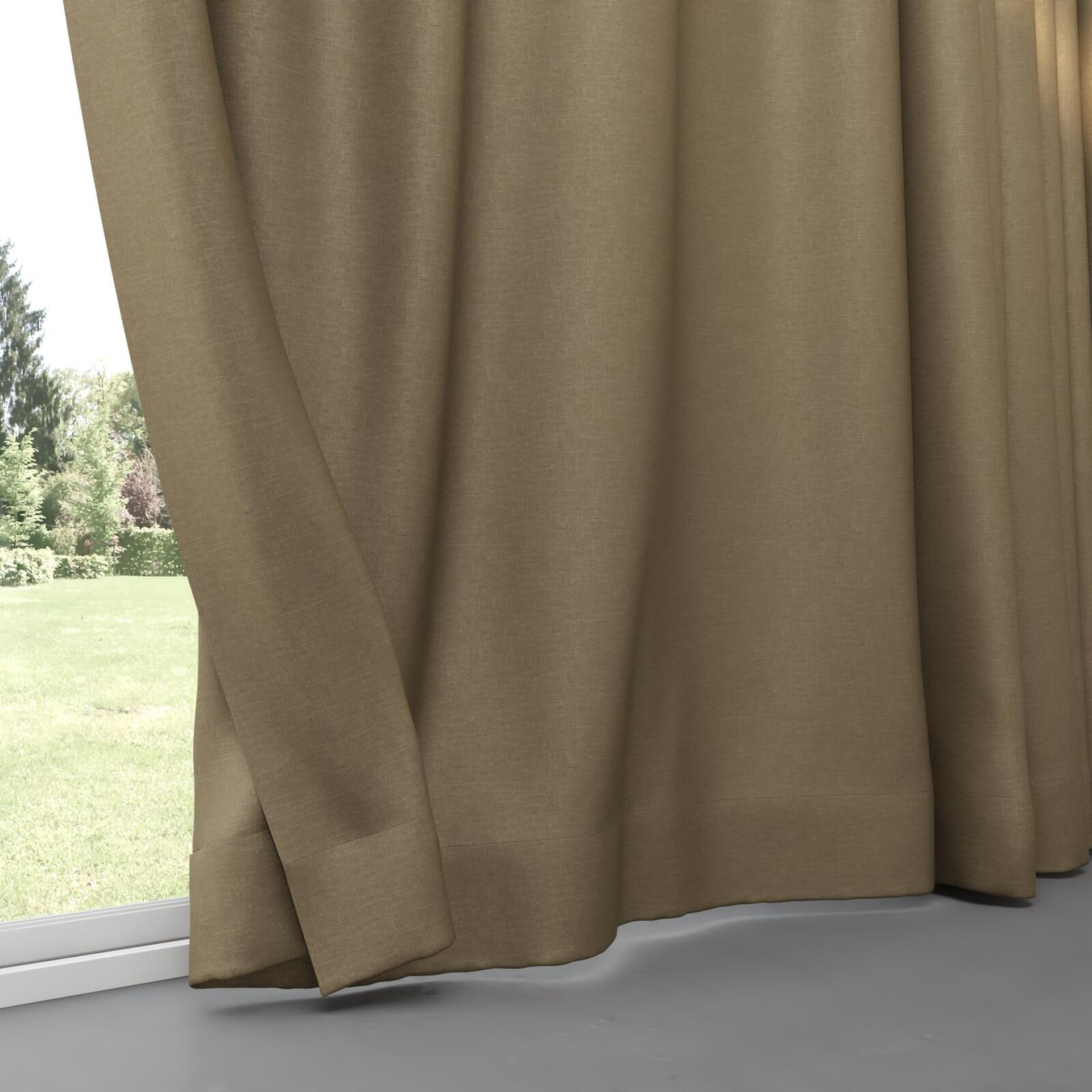 Bottom view of Atelier Truffle, pinch pleat
