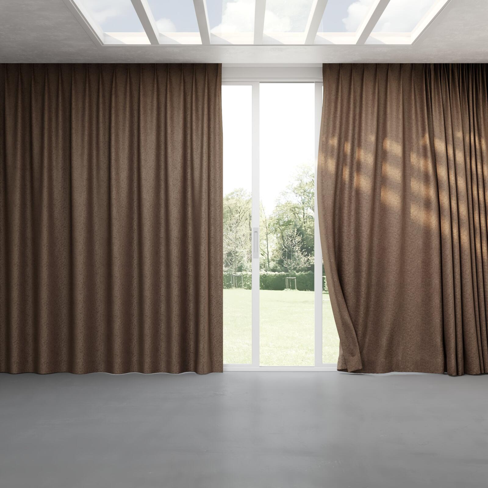 Full view of Monsieur Tiramisu, pinch pleat