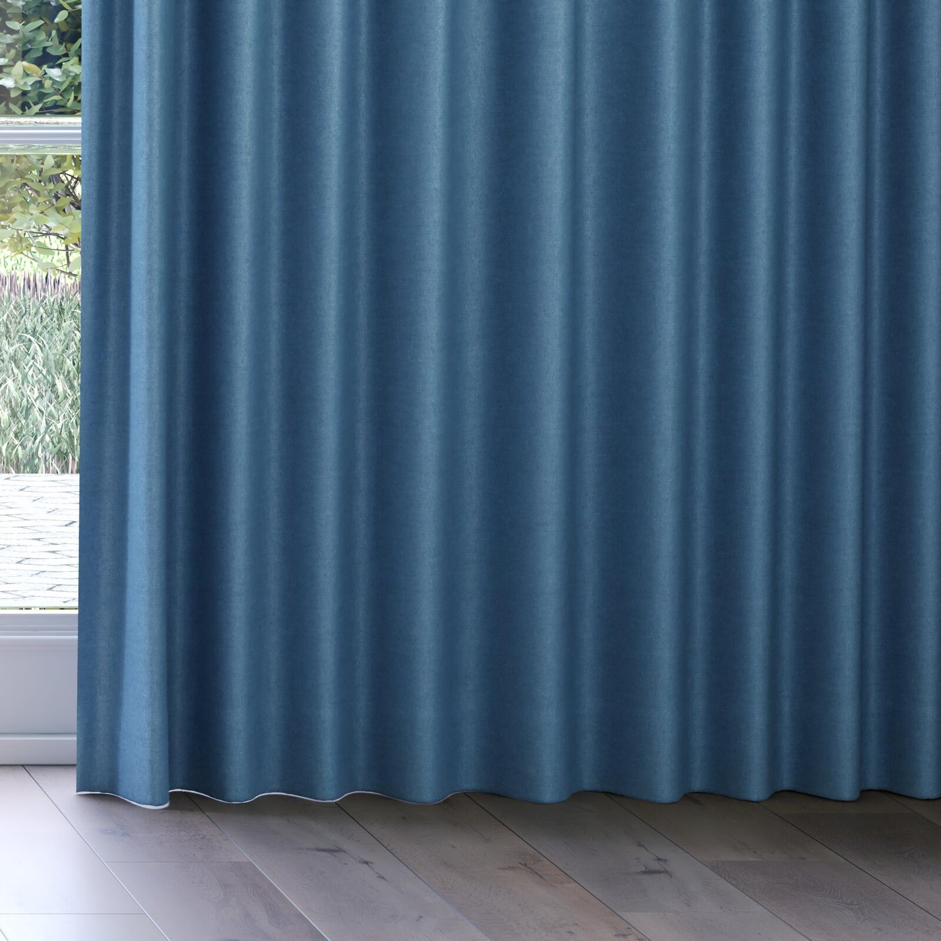 Bottom view of Drama Spa, on curtain rail