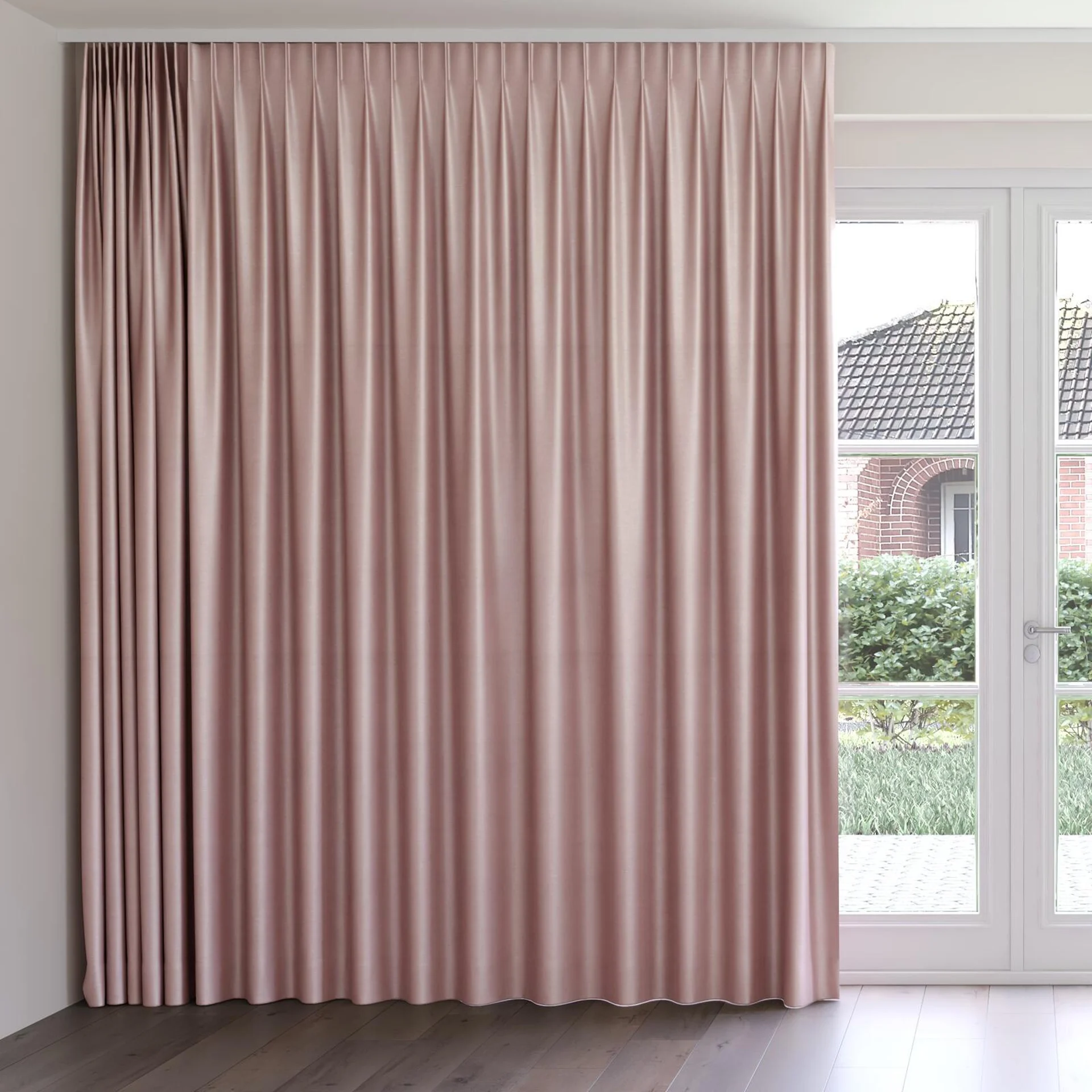 Front view of Mont Blanc Blossom, on curtain rail