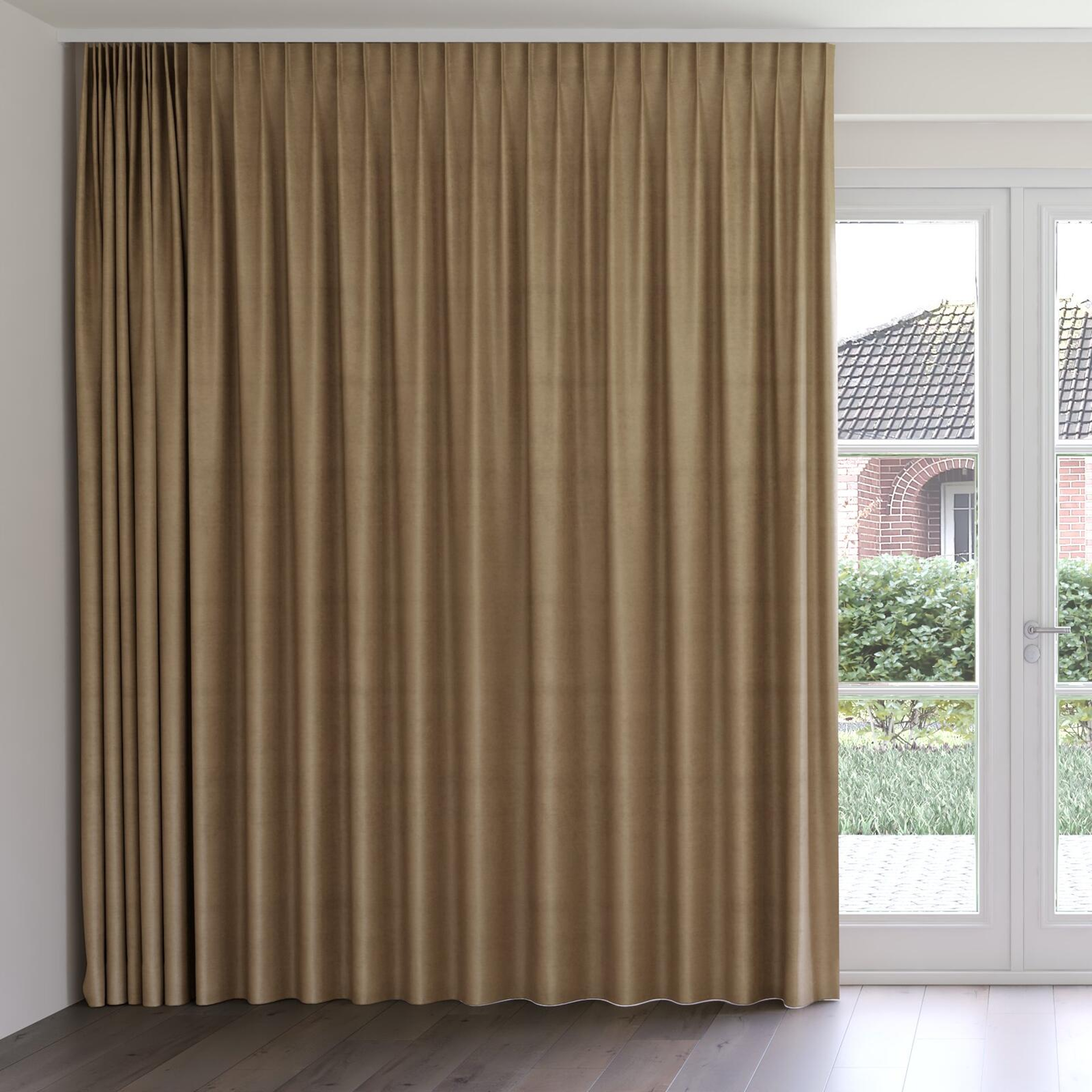 Front view of Baron Buff, on curtain rail