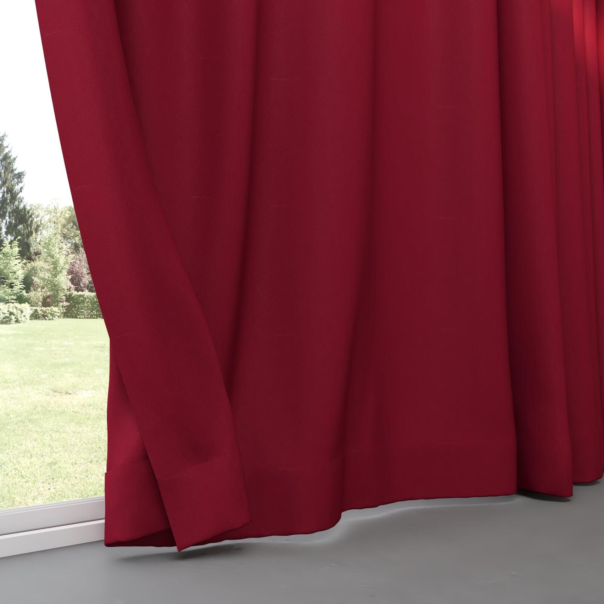 Bottom view of Moon Vino, pinch pleat