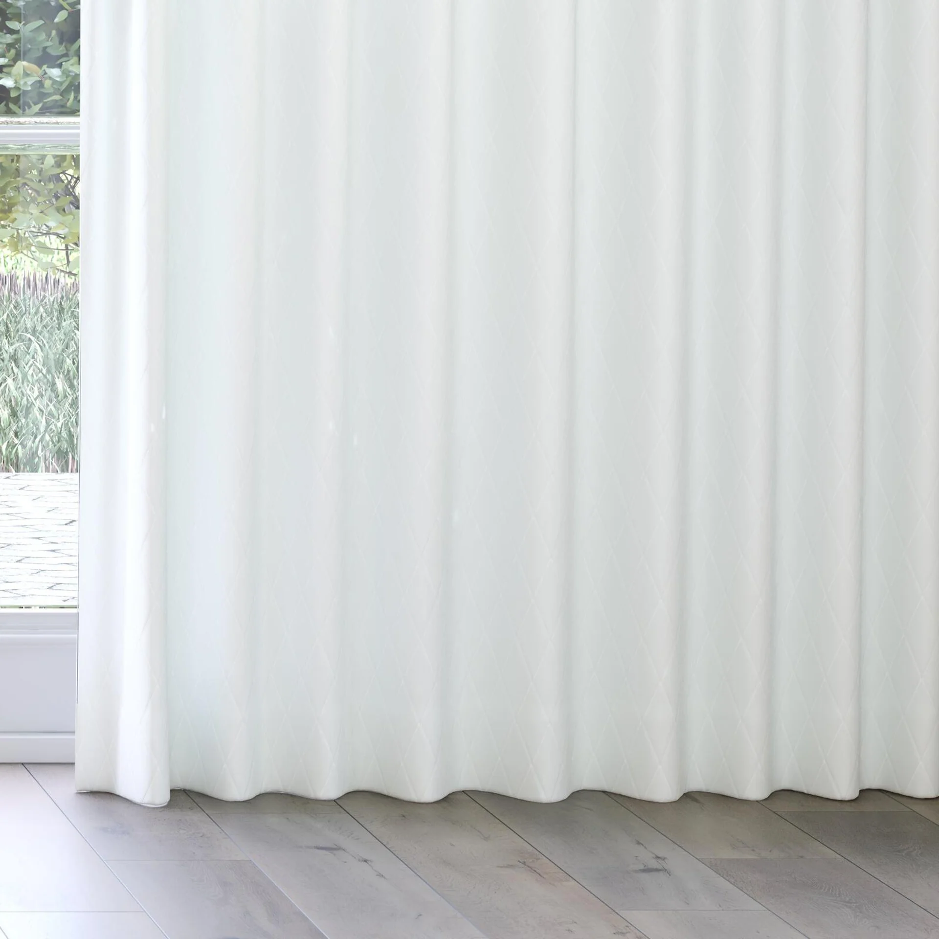 Bottom view of Pantheon Snow, on curtain rail