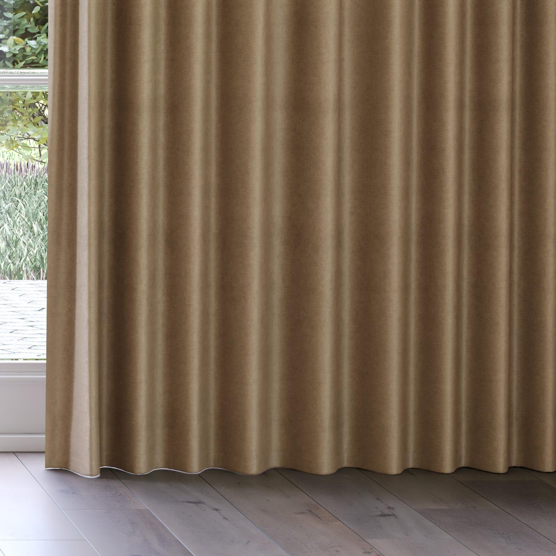 Bottom view of Baron Buff, on curtain rail