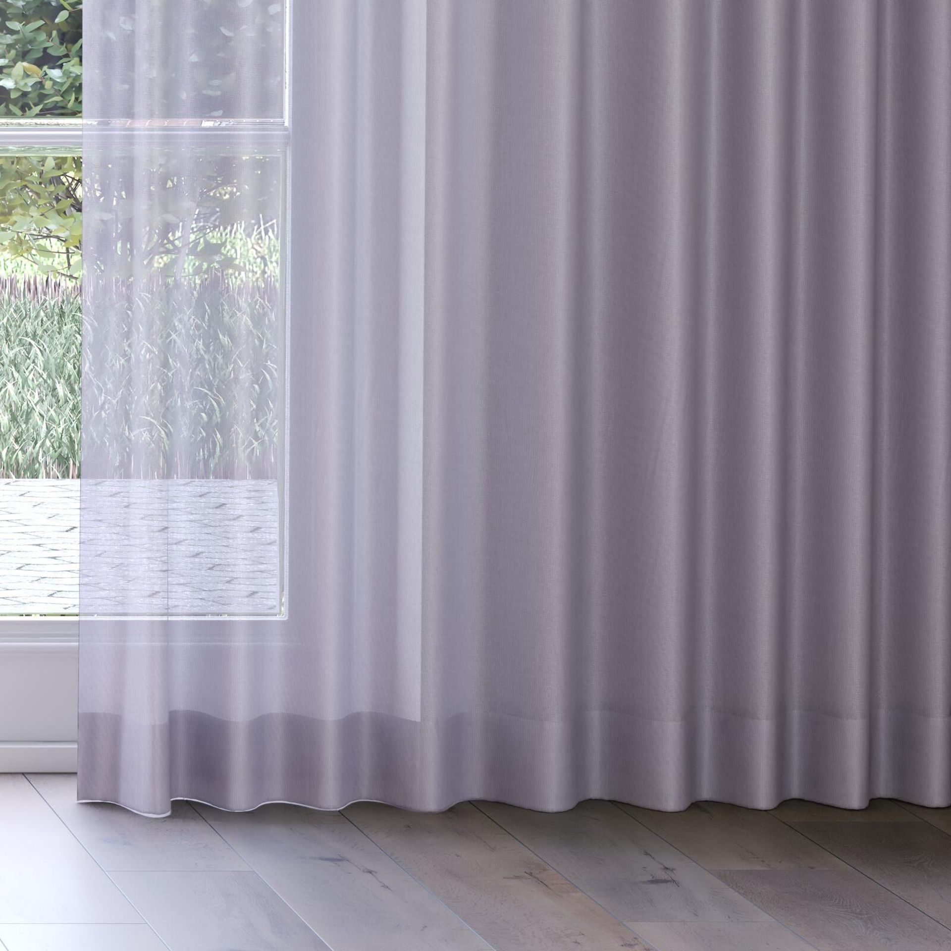 Bottom view of Jaba Parma, on curtain rail