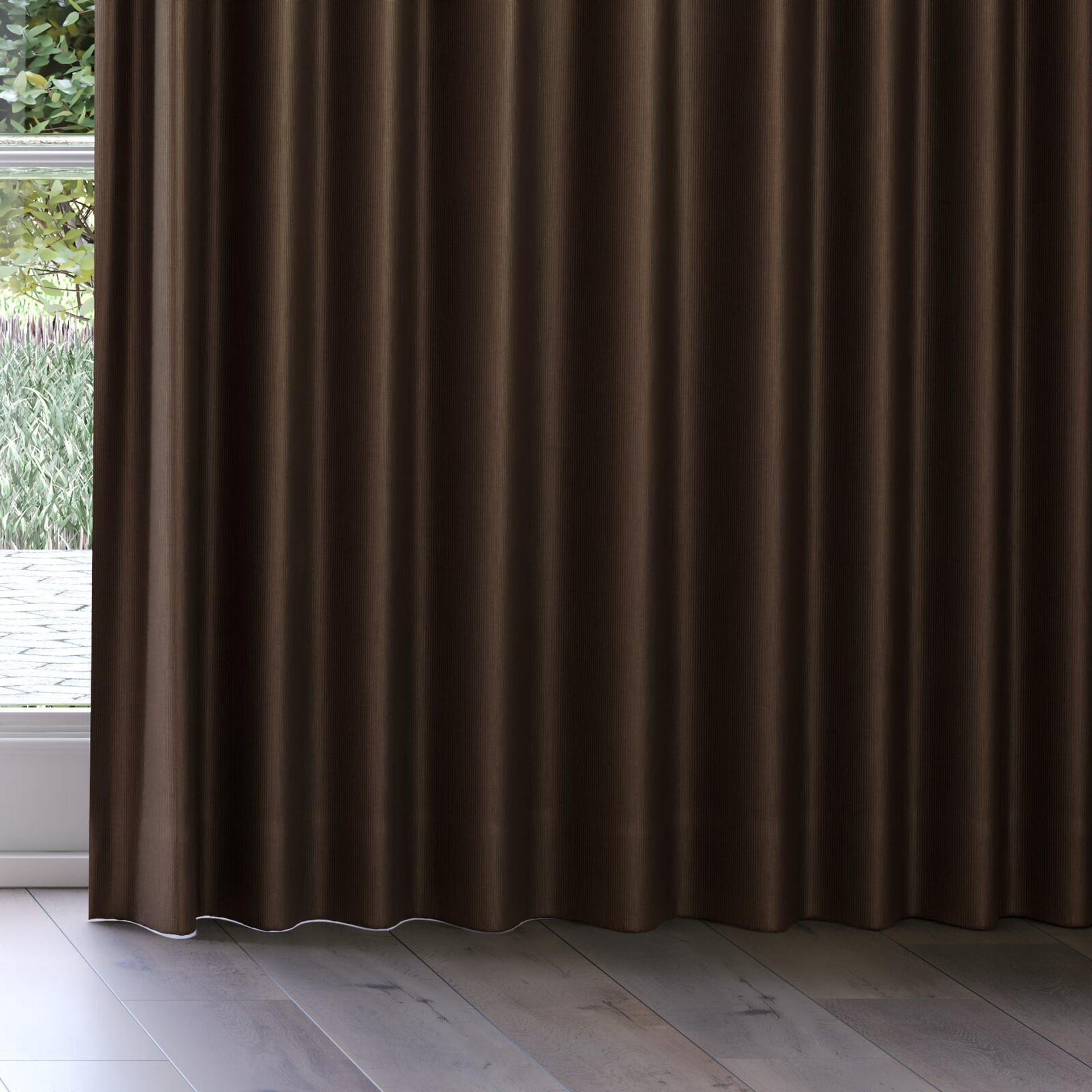 Bottom view of Hombre Pinecone, on curtain rail