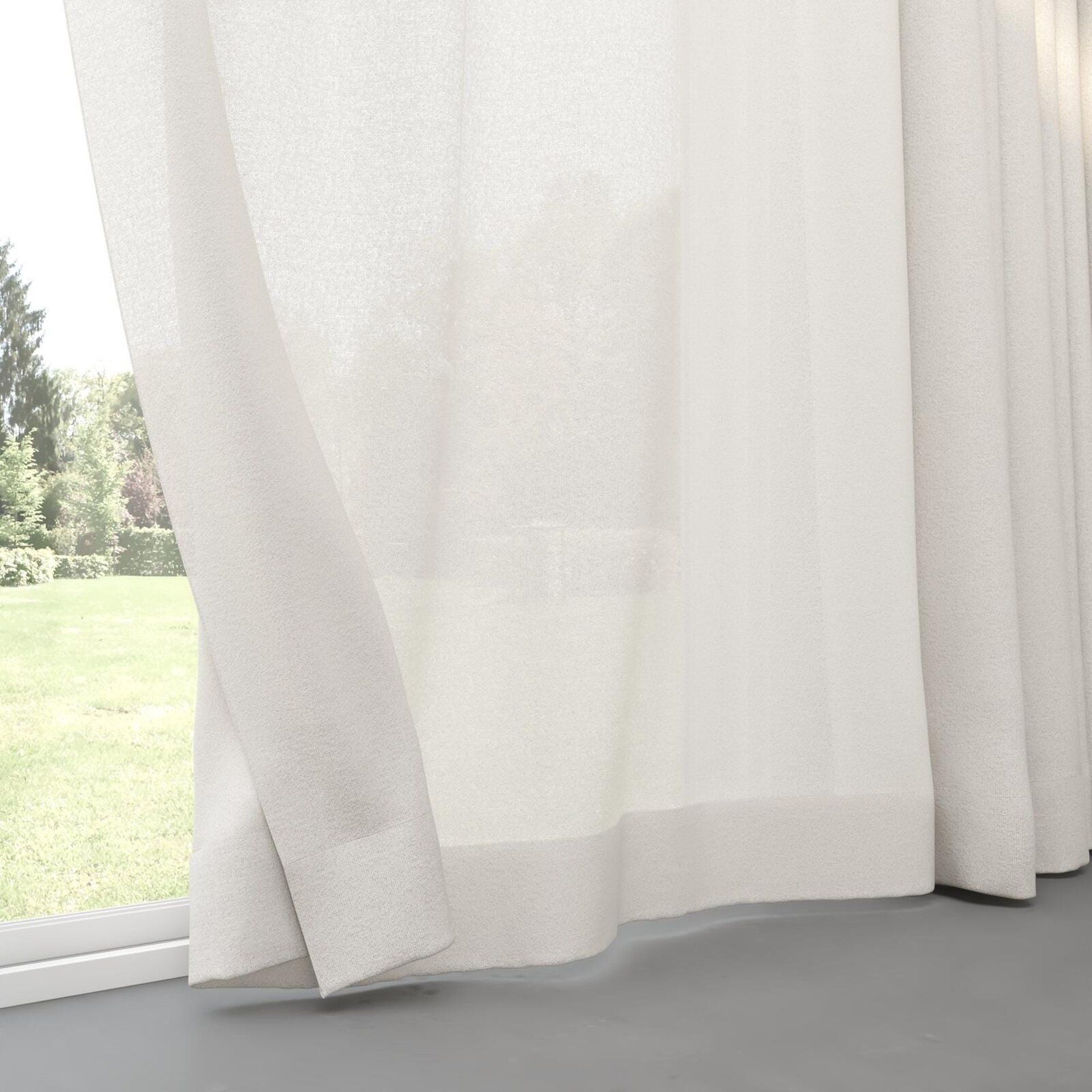Bottom view of Revel Pearl, pinch pleat