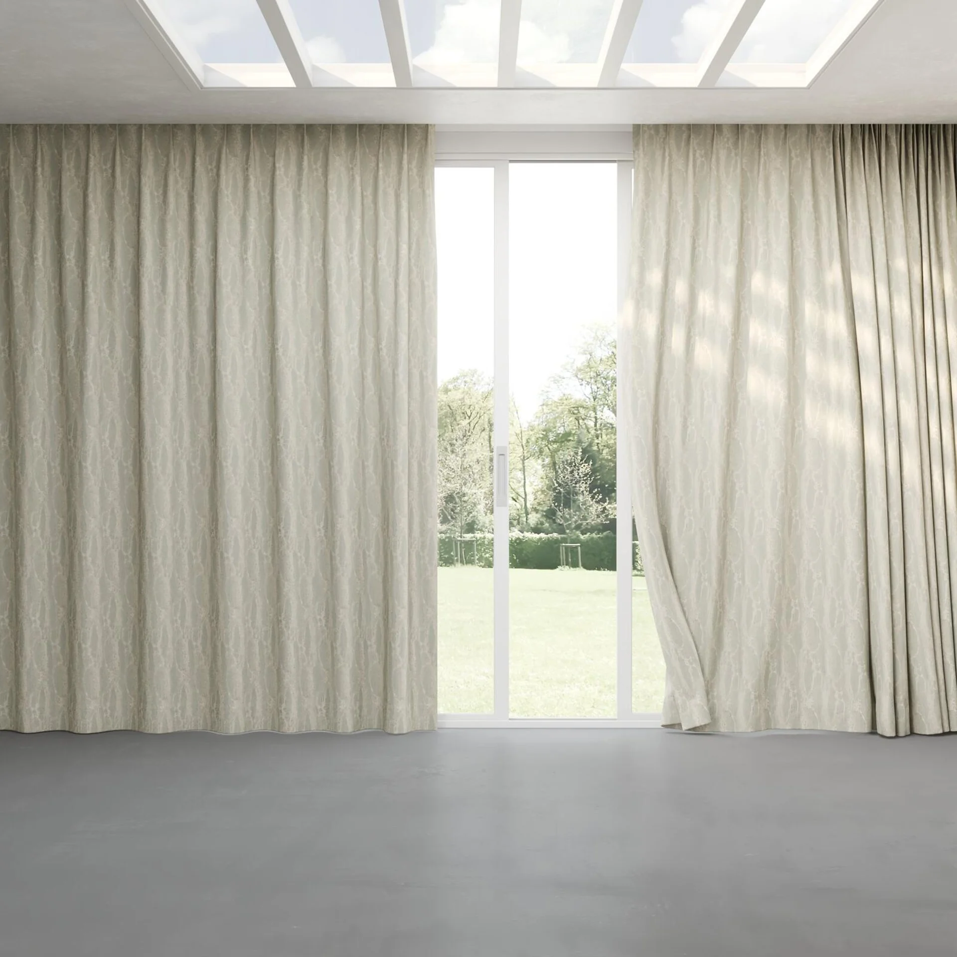 Full view of Anthology Aluminium, pinch pleat