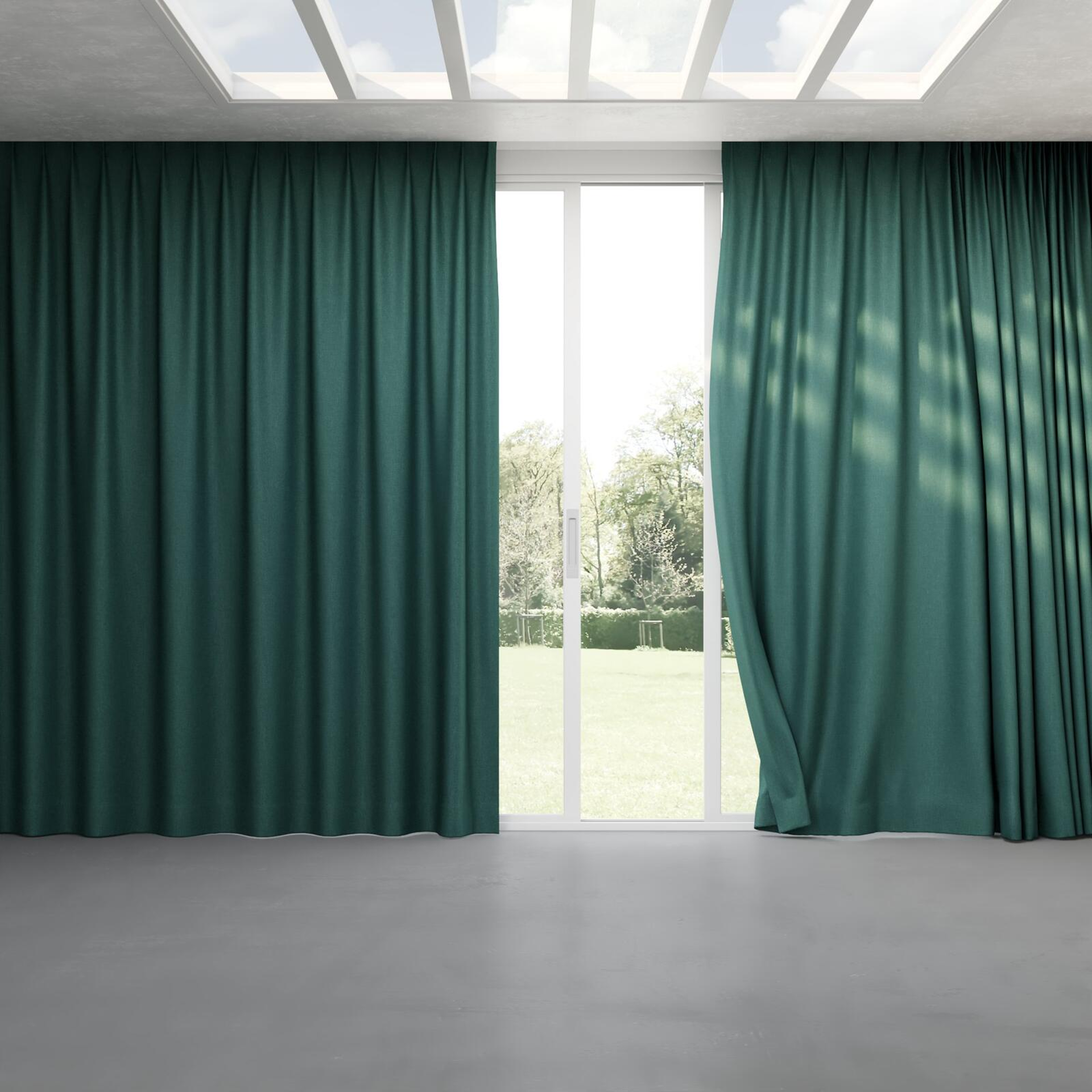 Full view of Perfecto Spruce, pinch pleat