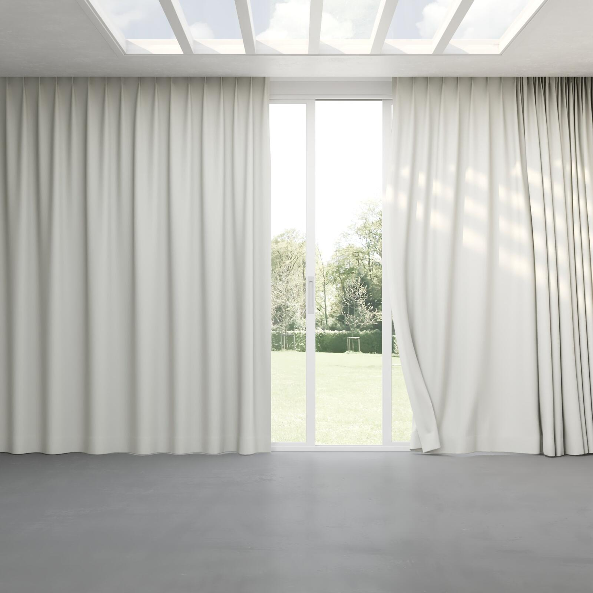 Full view of Coverlet Marble, pinch pleat