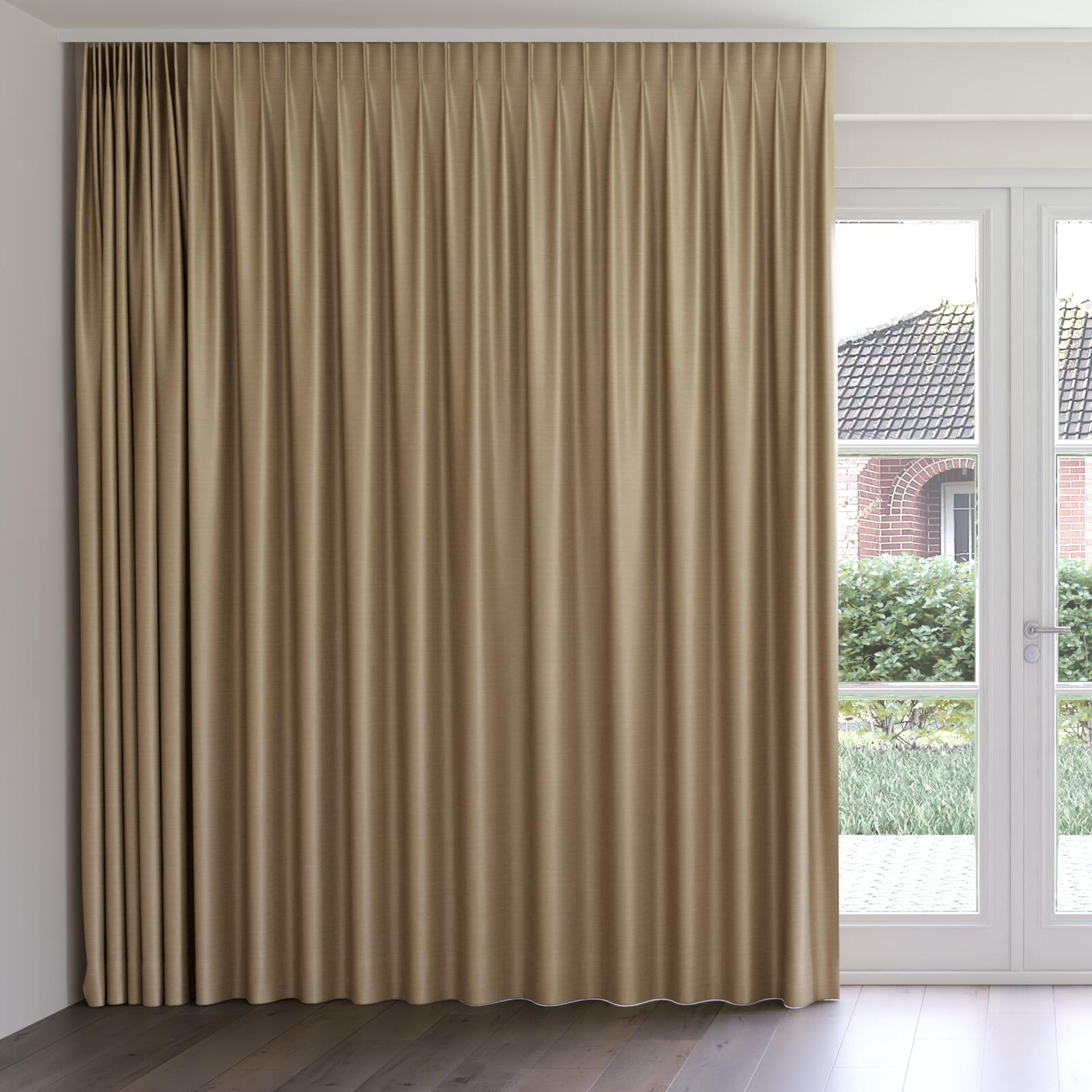 Front view of Silky Kangaroo, on curtain rail