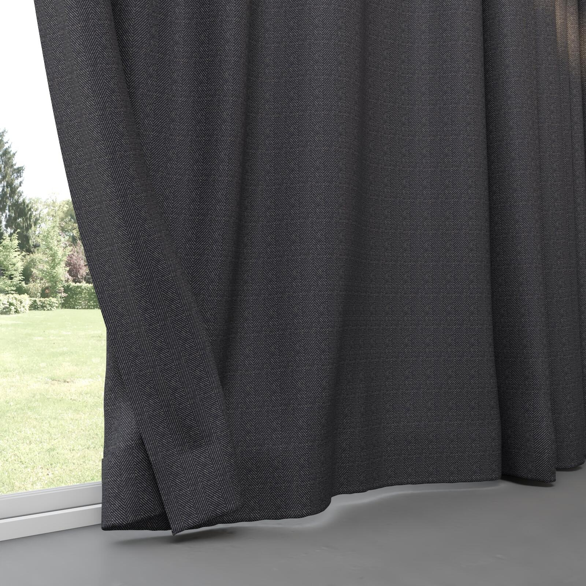 Bottom view of Trailblazer Night, pinch pleat