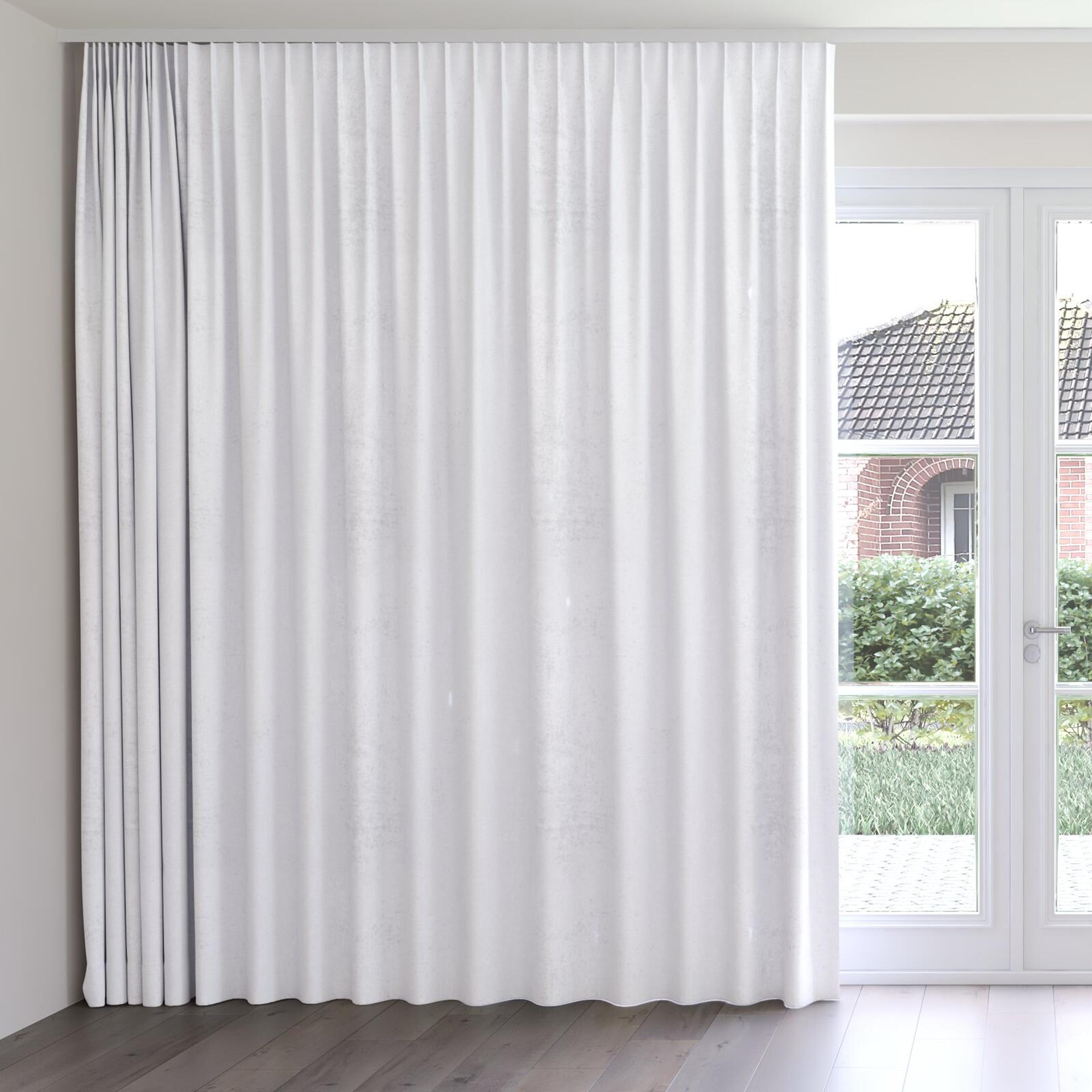 Front view of Lambada Snow, on curtain rail