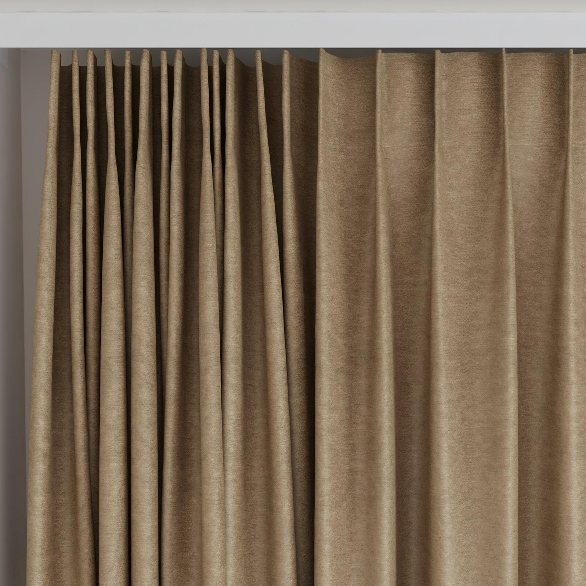 Top view of Baron Buff, on curtain rail