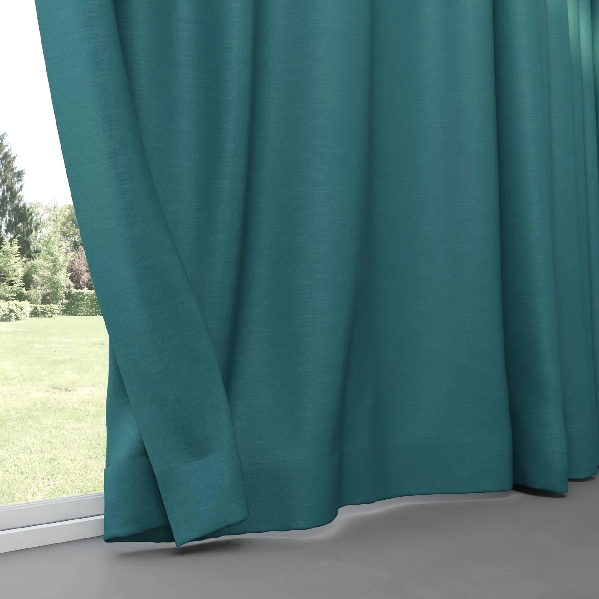 Bottom view of Urban Peacock, pinch pleat