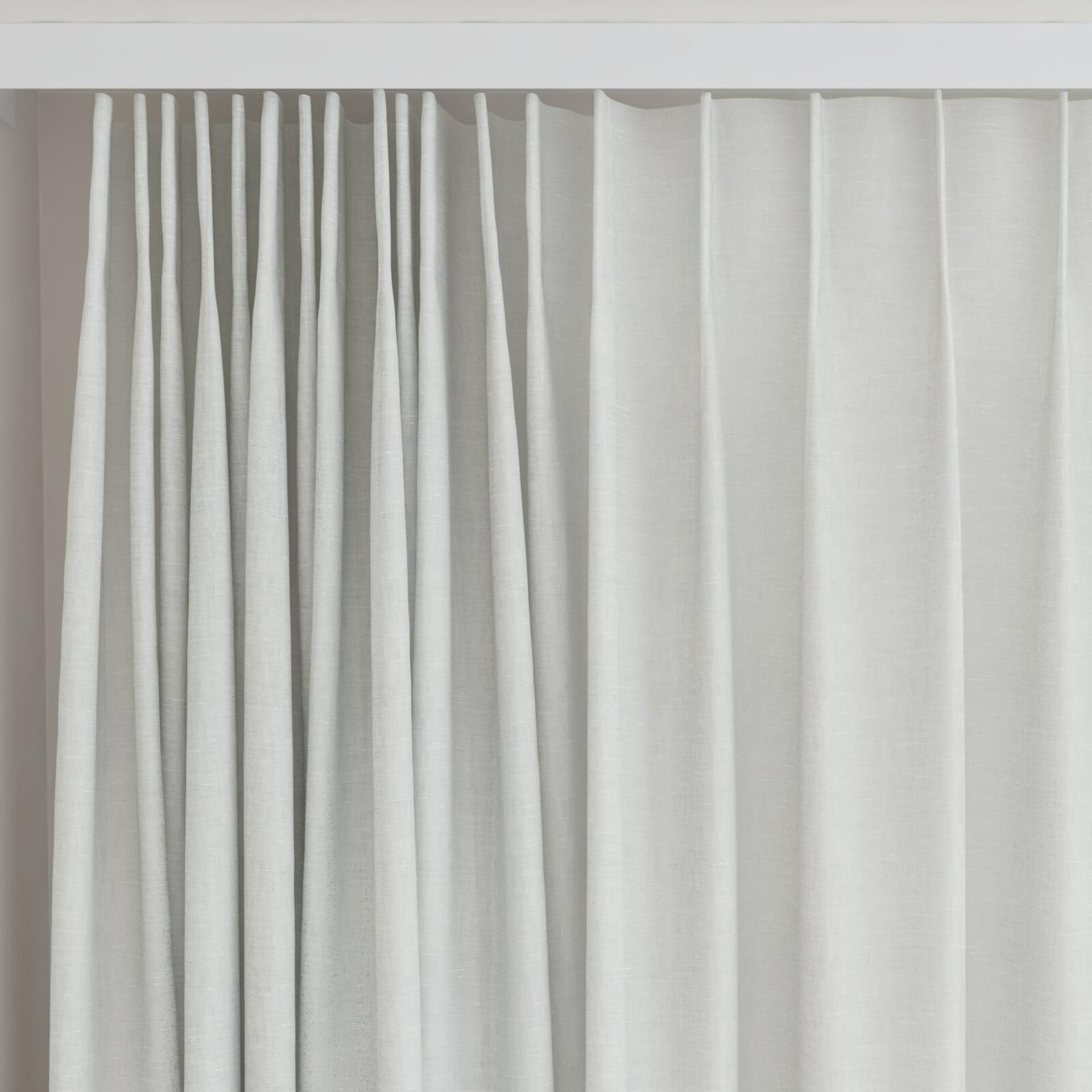 Top view of Gesso Lino Mist, on curtain rail