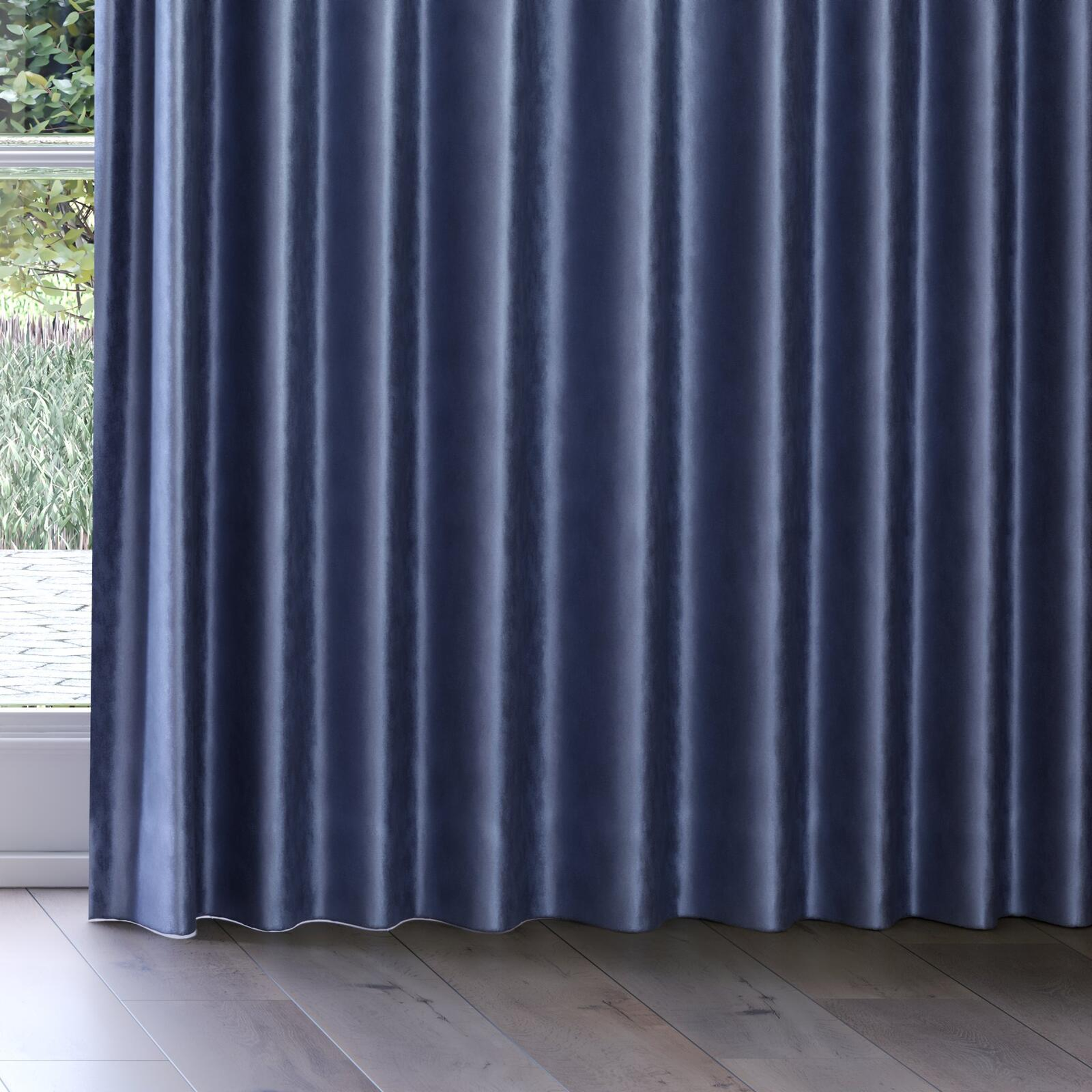 Bottom view of Fizz Night, on curtain rail