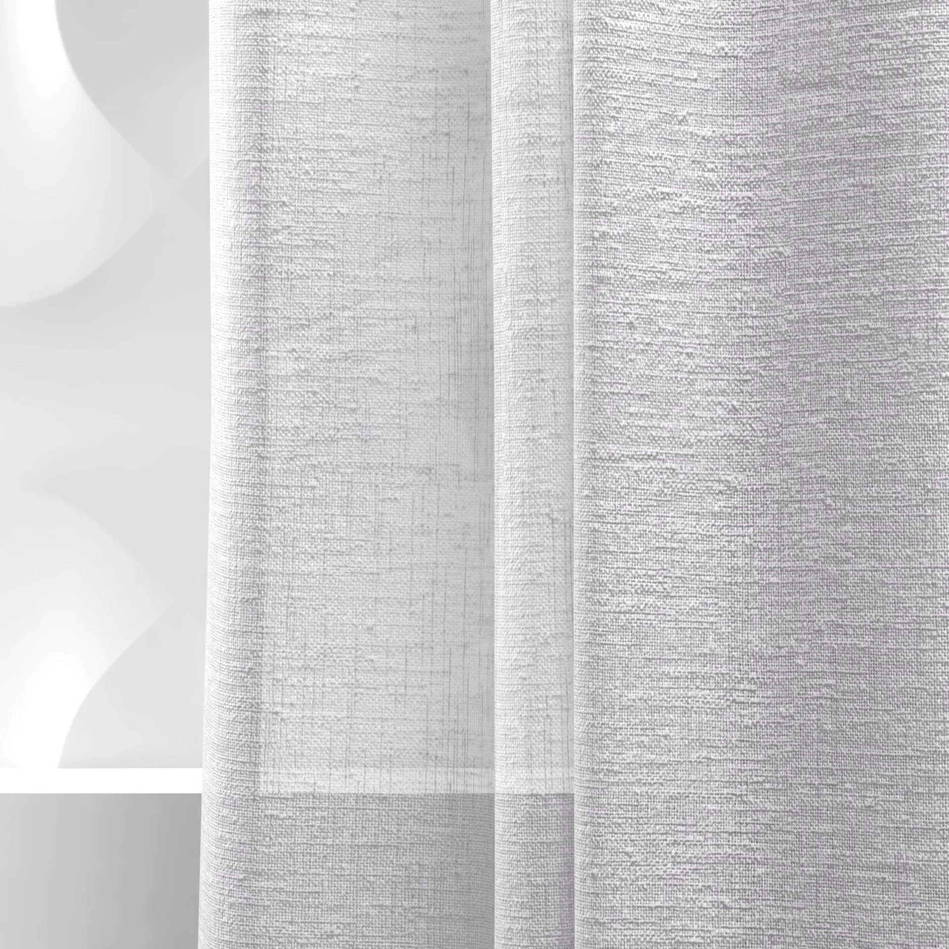 Detailed view of Cirrus Silver