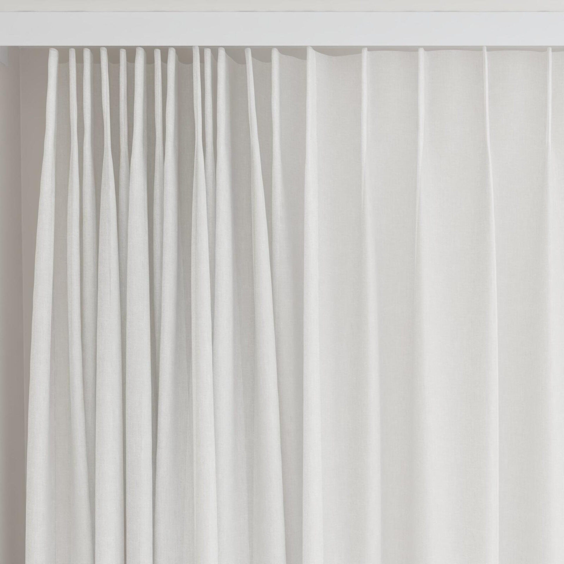 Top view of Sardinia Silt, on curtain rail