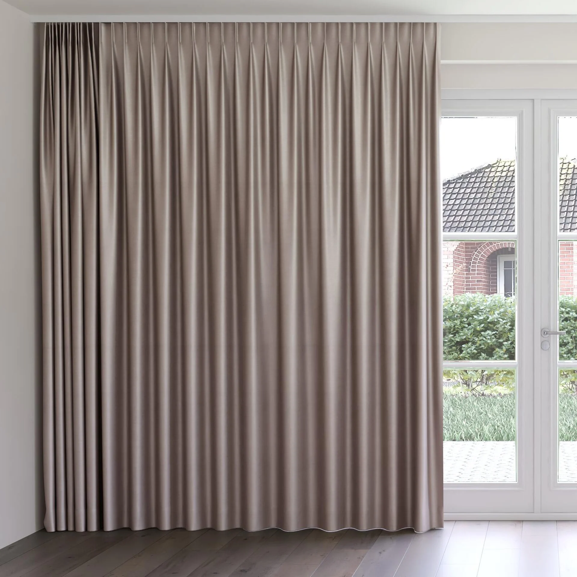 Front view of Mont Blanc Petal, on curtain rail
