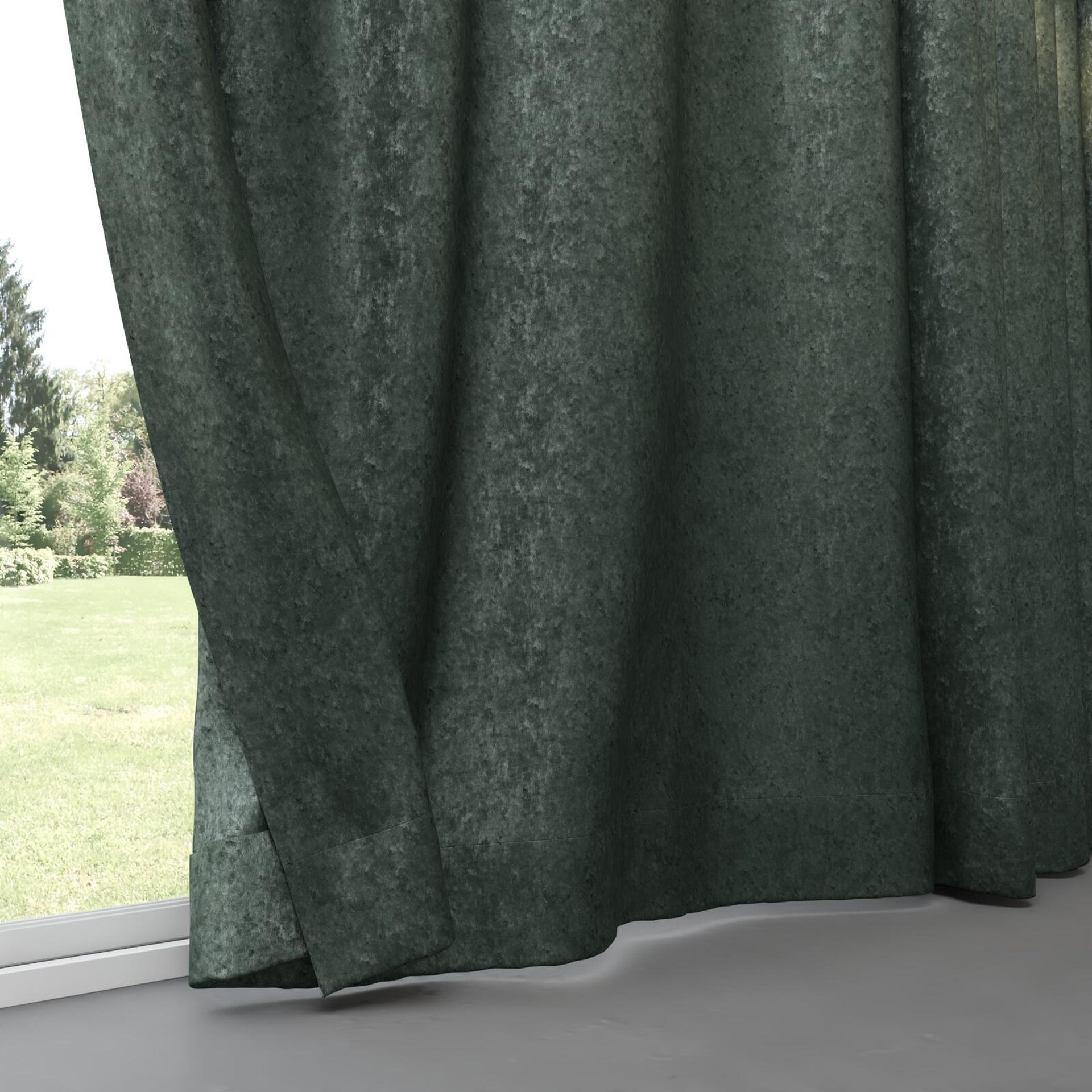 Bottom view of Opera Mineral, pinch pleat