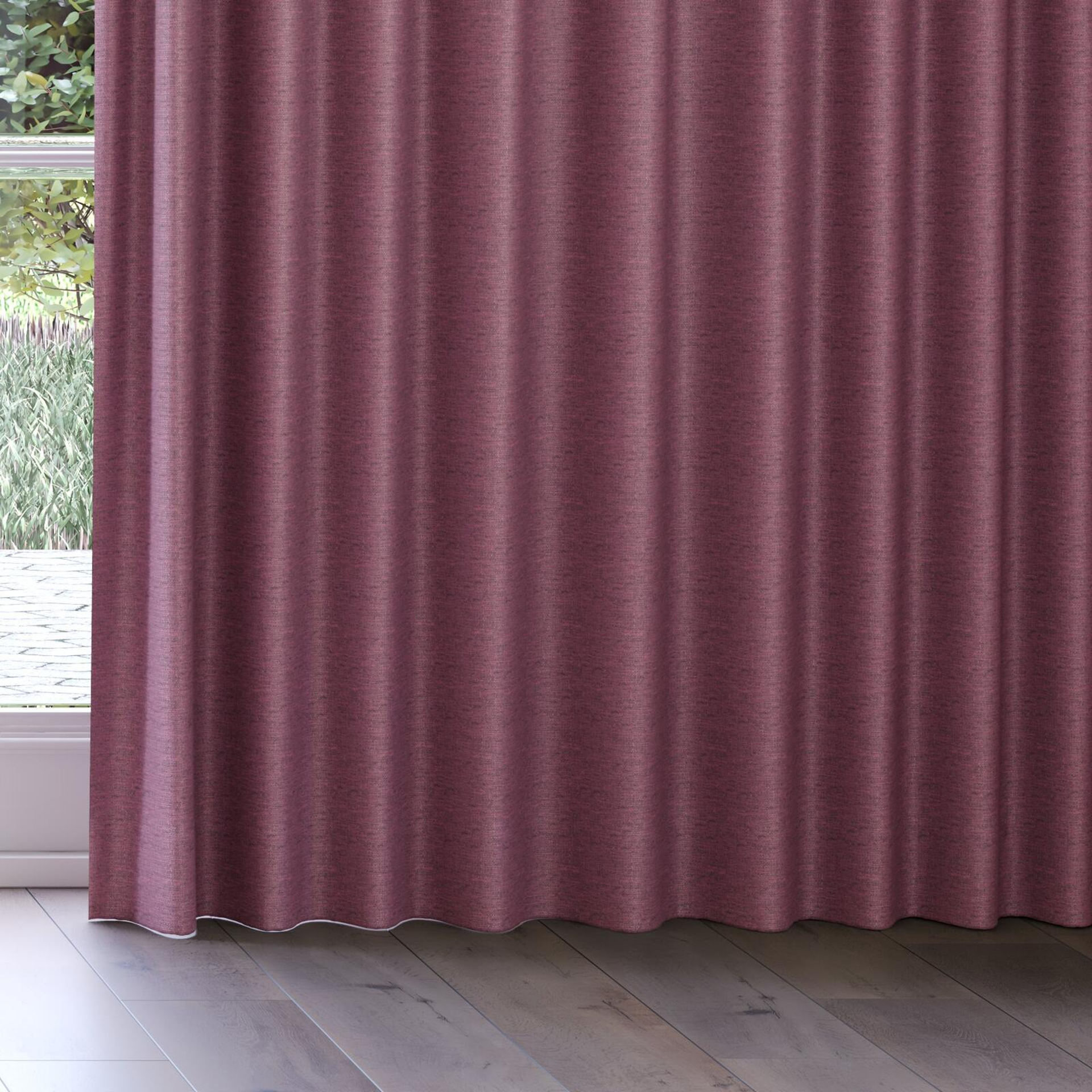 Bottom view of Bravo Crocus, on curtain rail