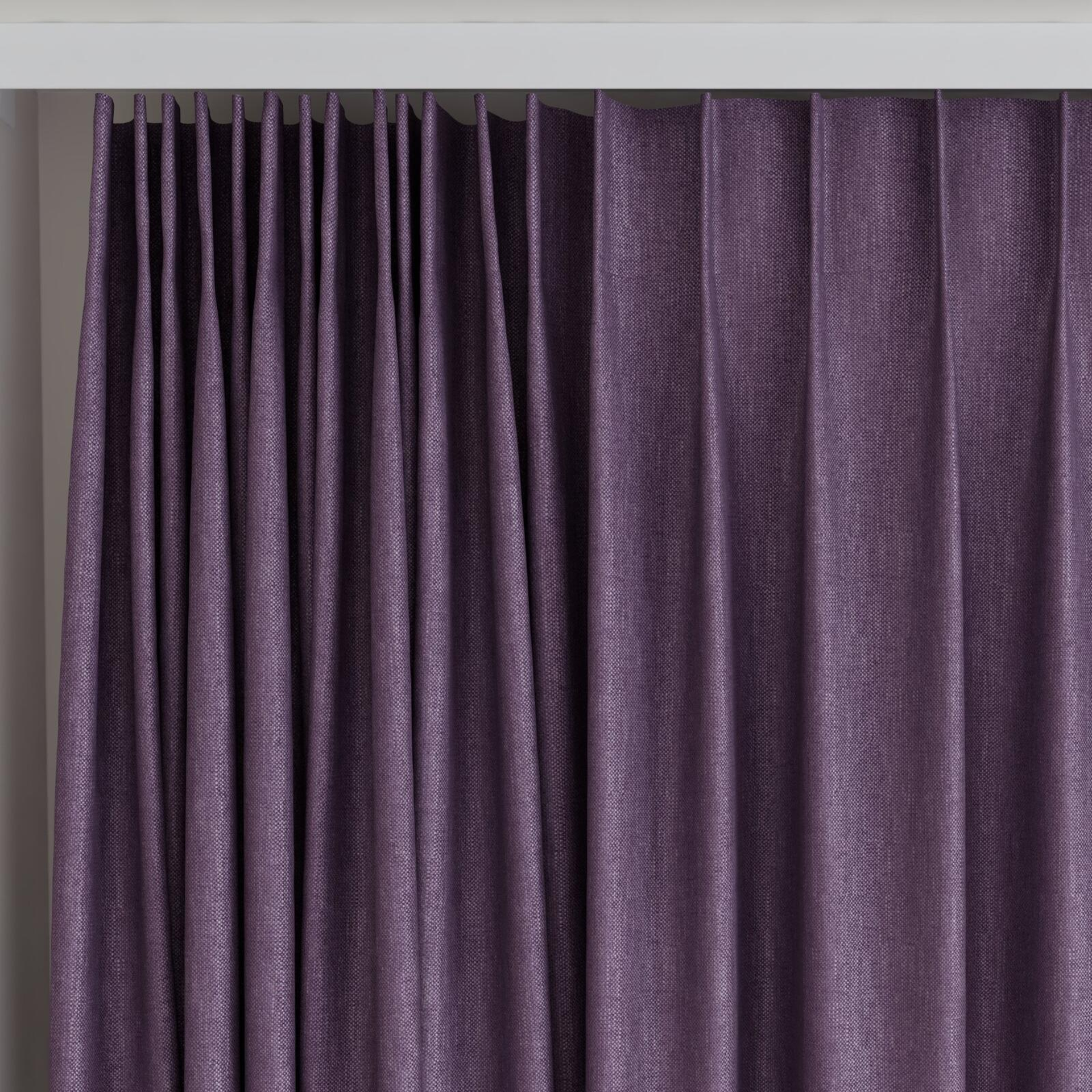 Top view of Bronco Pansy, on curtain rail