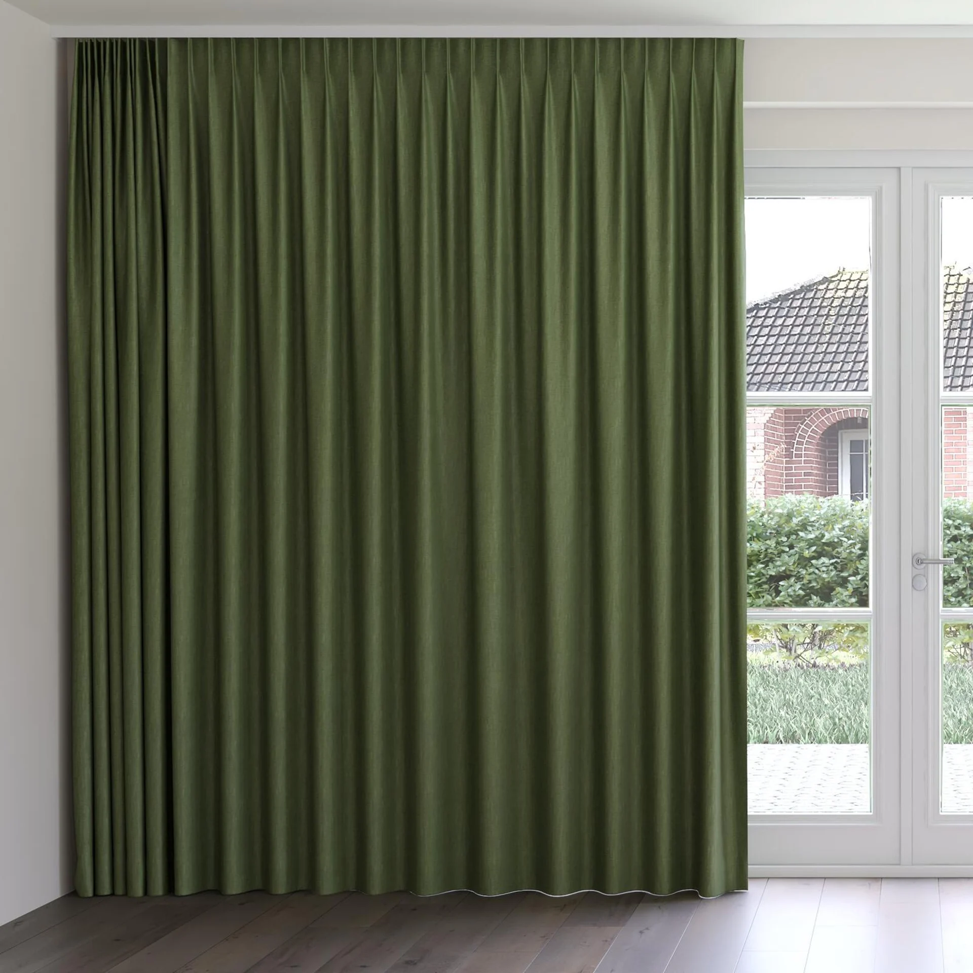 Front view of Bronco Basil, on curtain rail