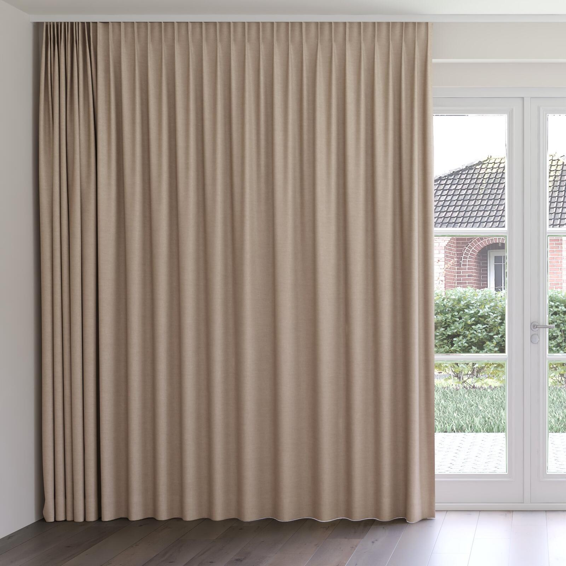 Front view of Drama Linen, on curtain rail