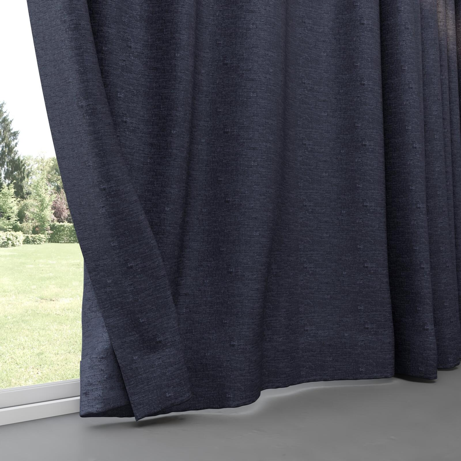 Bottom view of Monsieur Navy, pinch pleat