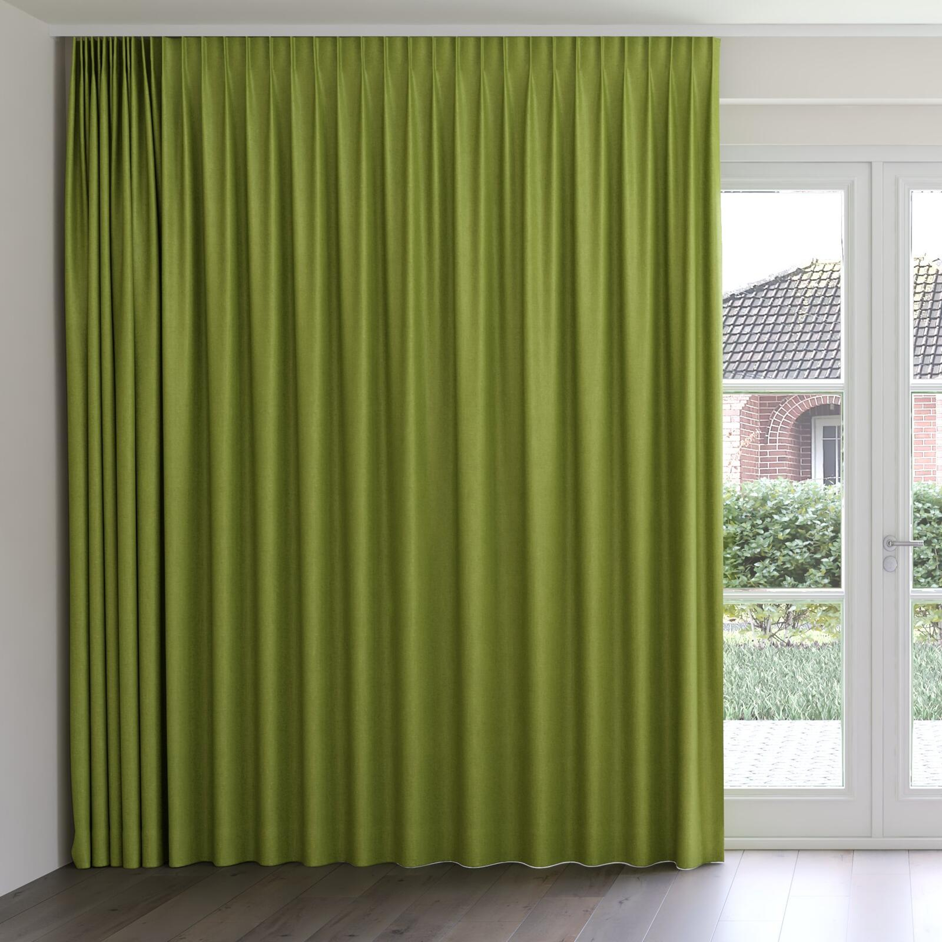 Front view of Rover Pesto, on curtain rail