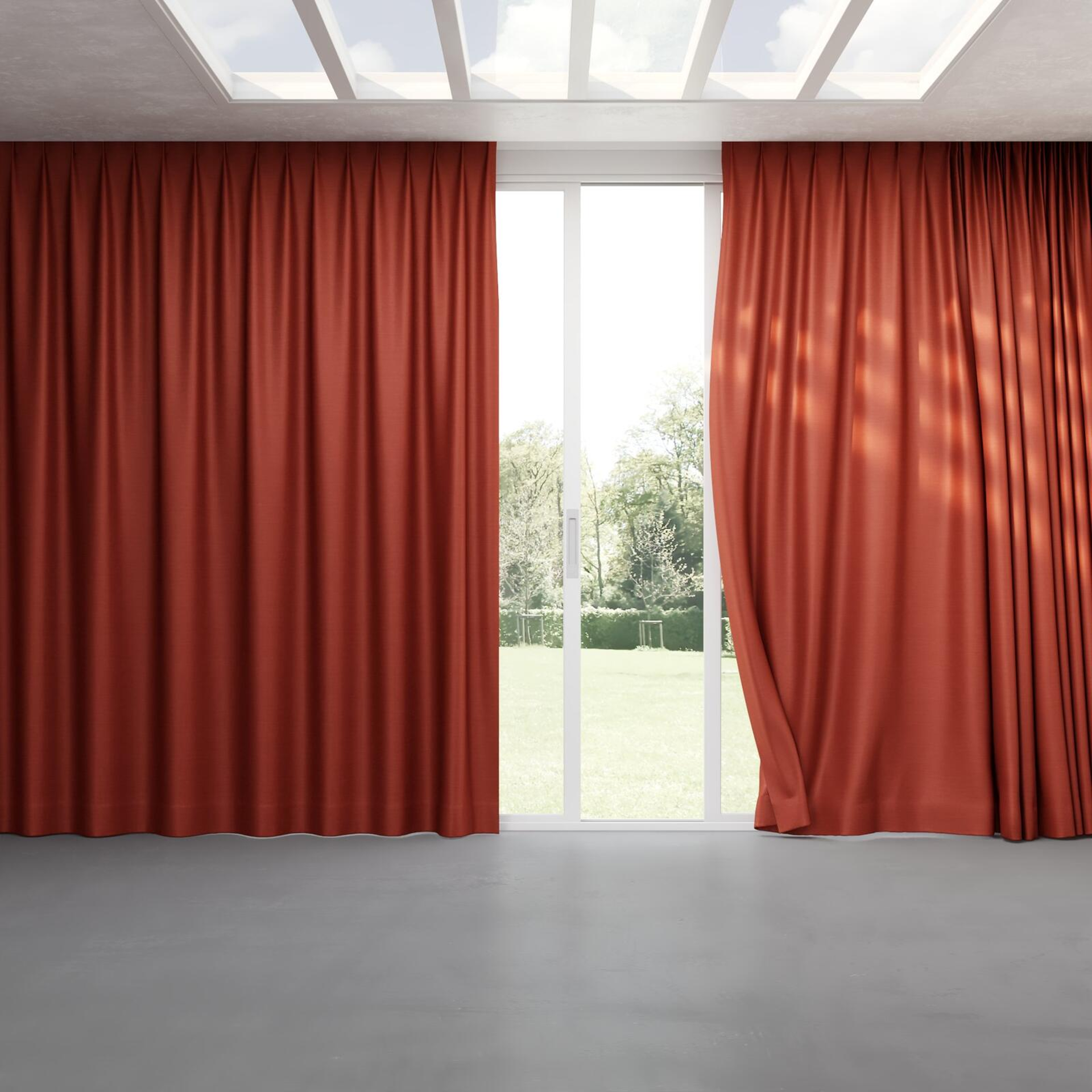 Full view of Silky Berry, pinch pleat