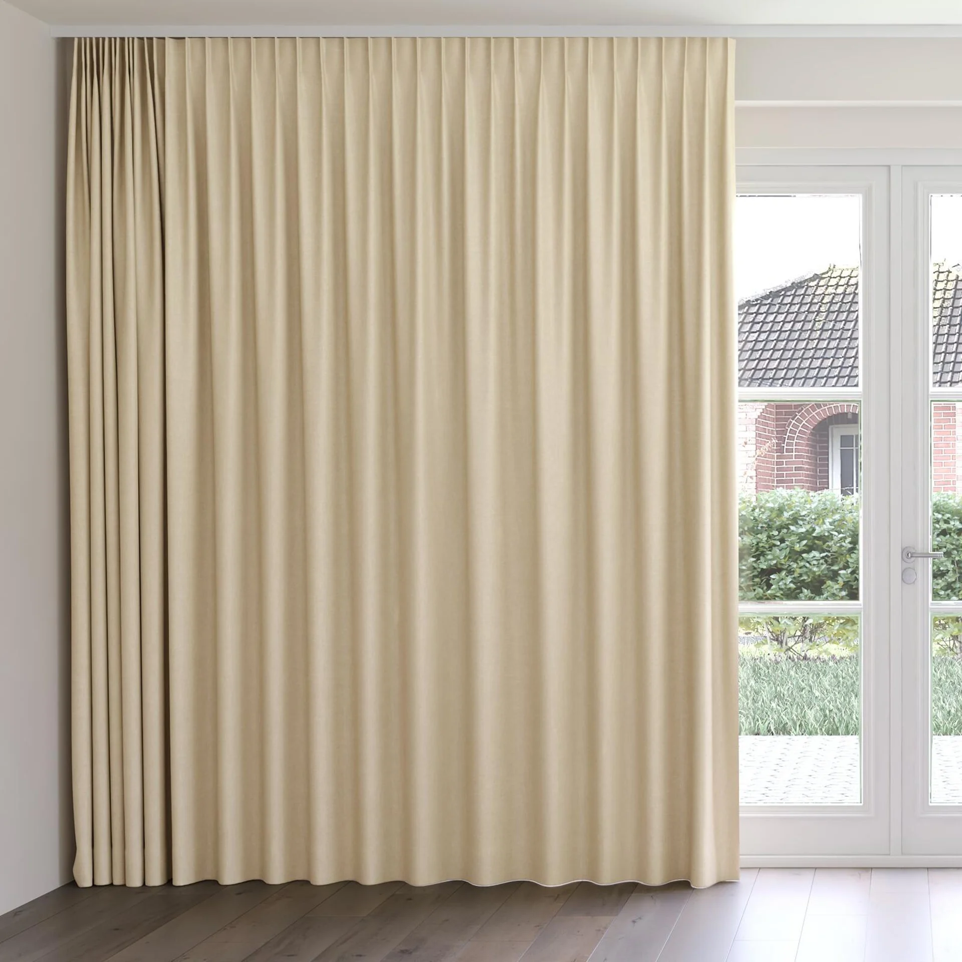Front view of Bronco Raffia, on curtain rail
