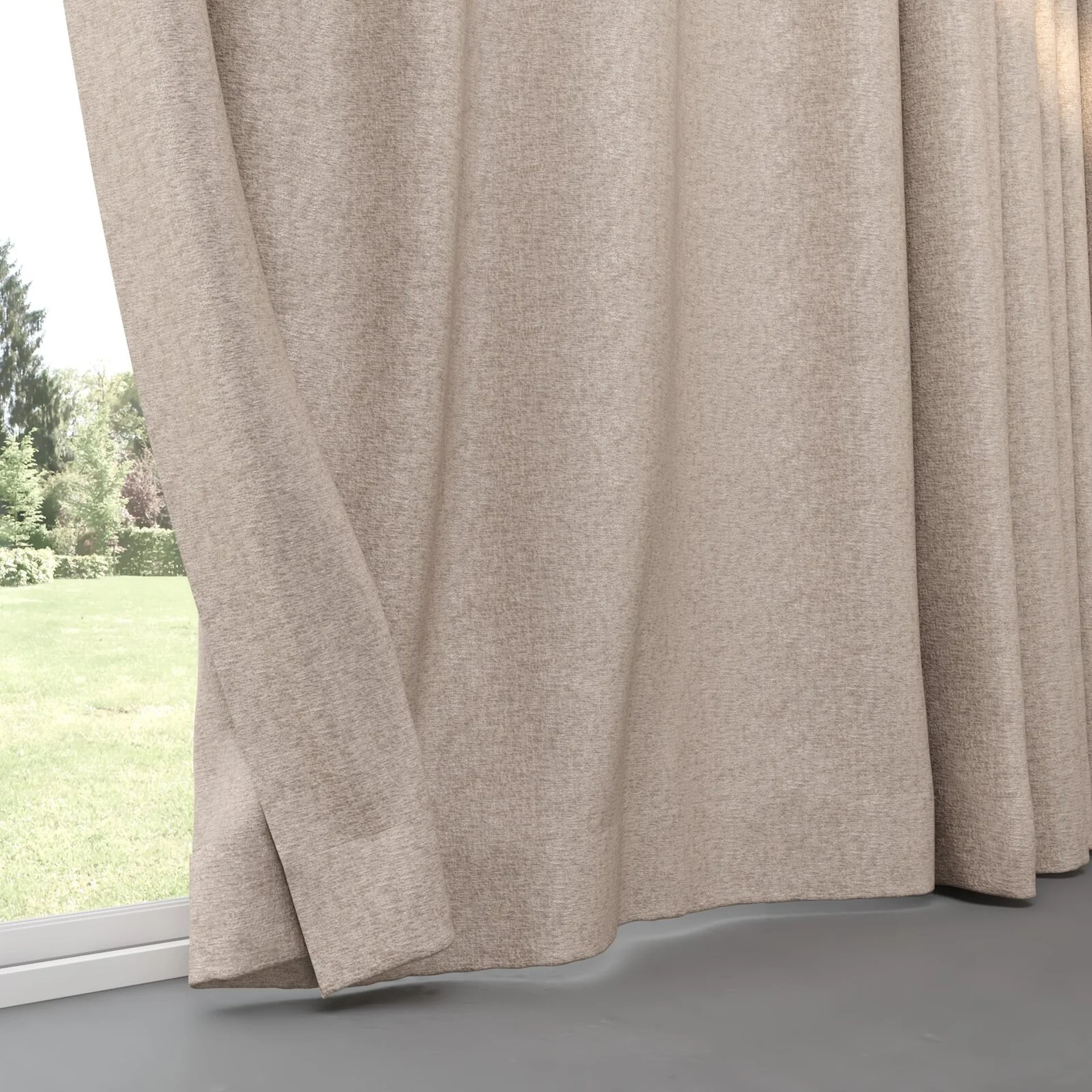 Bottom view of Monsieur Dune, pinch pleat